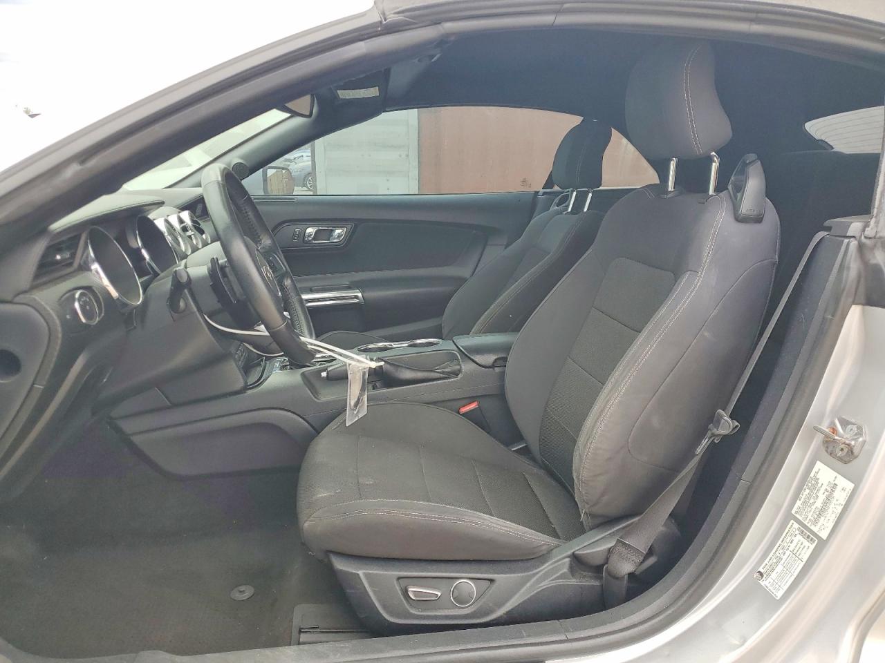 2015 Ford Mustang Silver vin: 1FATP8EM5F5392736