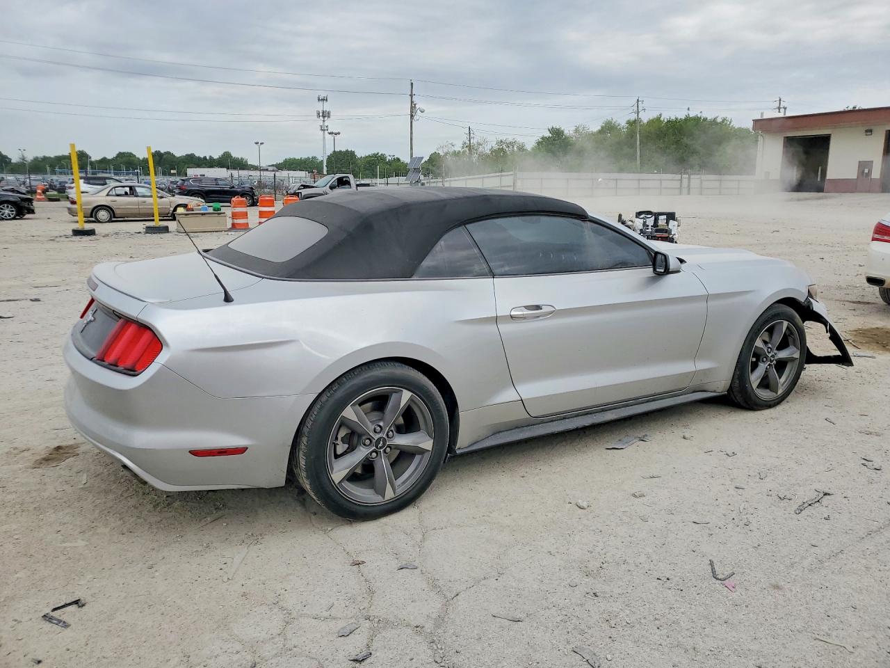 2015 Ford Mustang Silver vin: 1FATP8EM5F5392736
