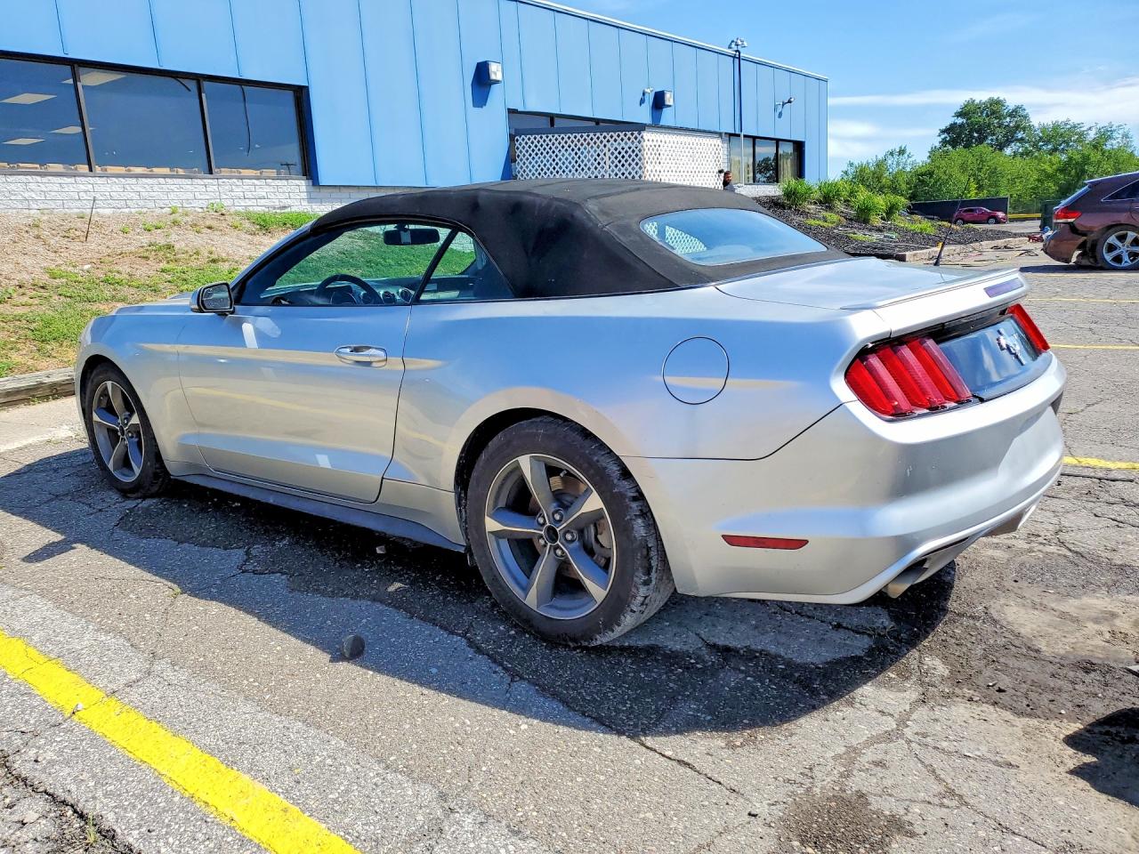 2015 Ford Mustang Silver vin: 1FATP8EM6F5330536