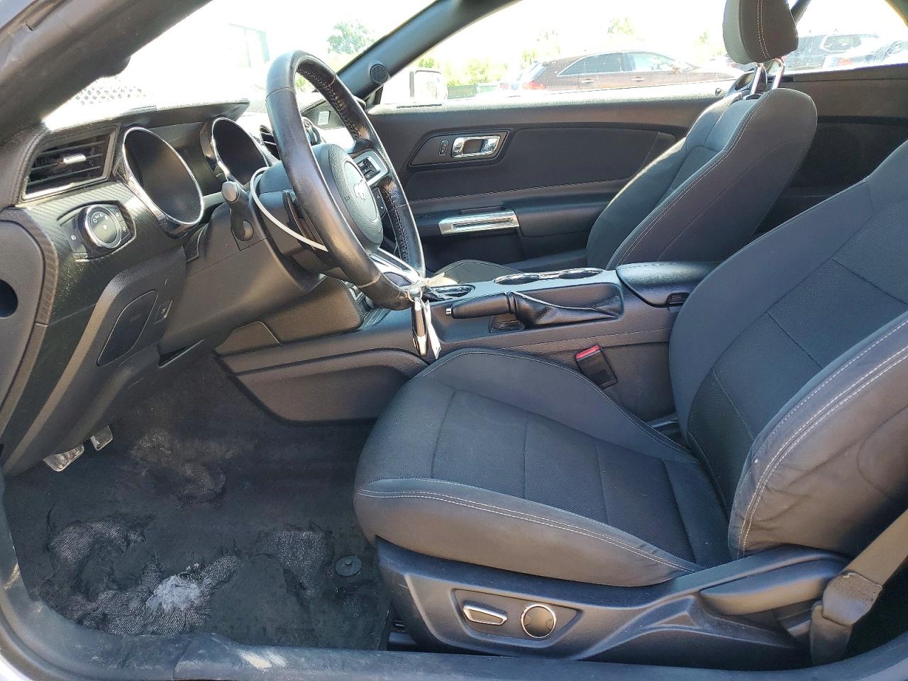 2015 Ford Mustang Silver vin: 1FATP8EM6F5330536