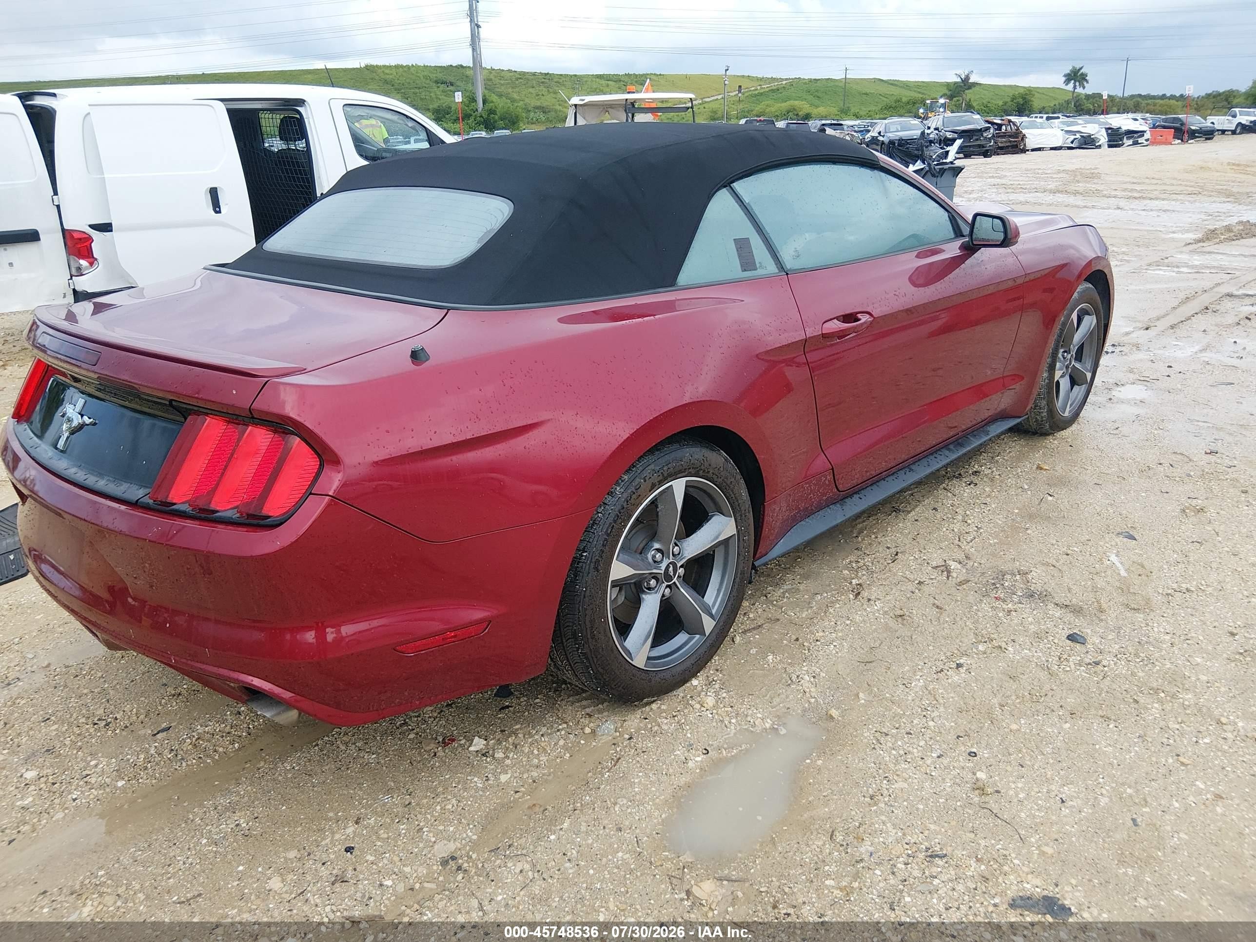 2015 Ford Mustang V6 Красный vin: 1FATP8EM6F5341536