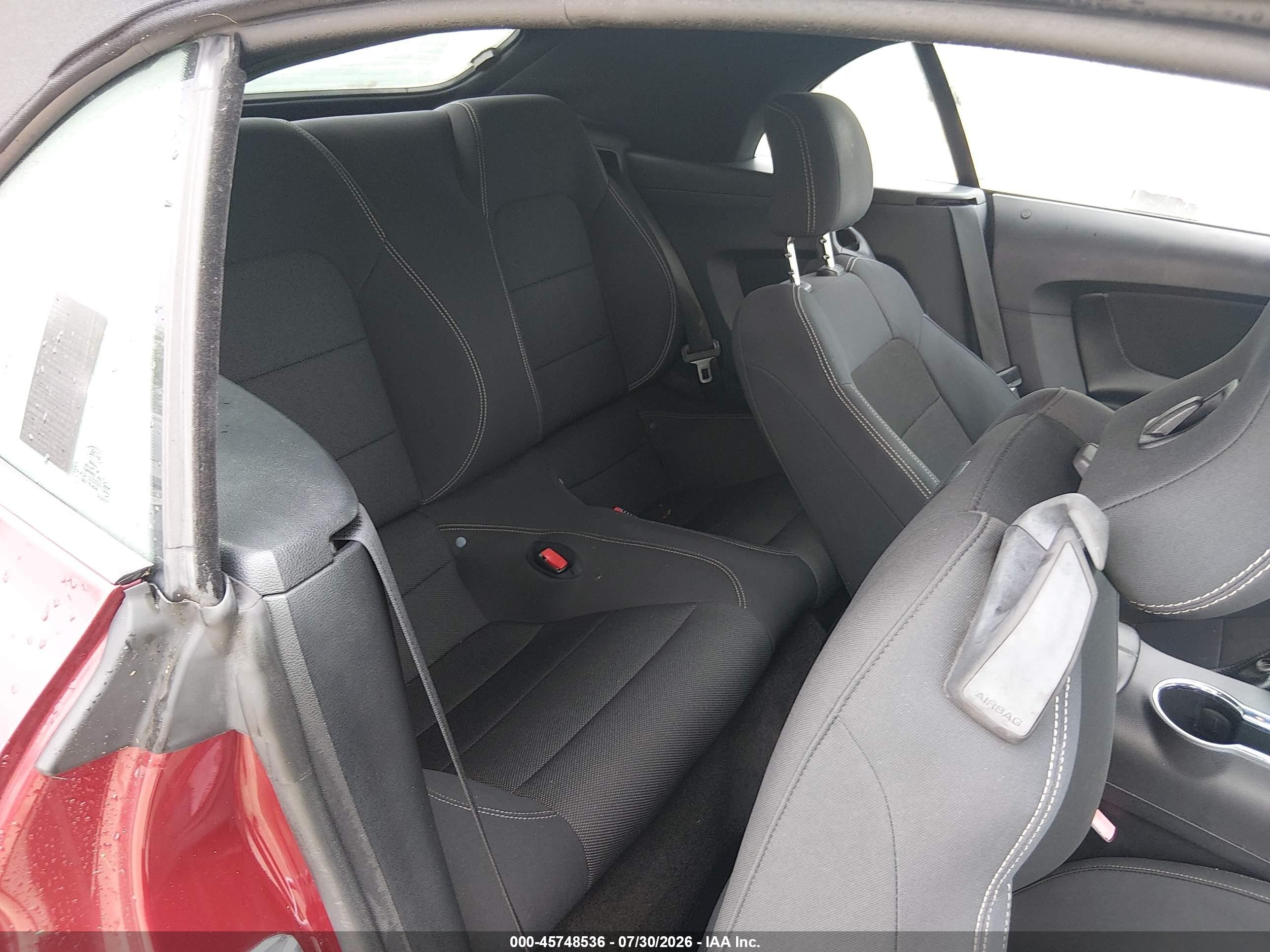 2015 Ford Mustang V6 Красный vin: 1FATP8EM6F5341536