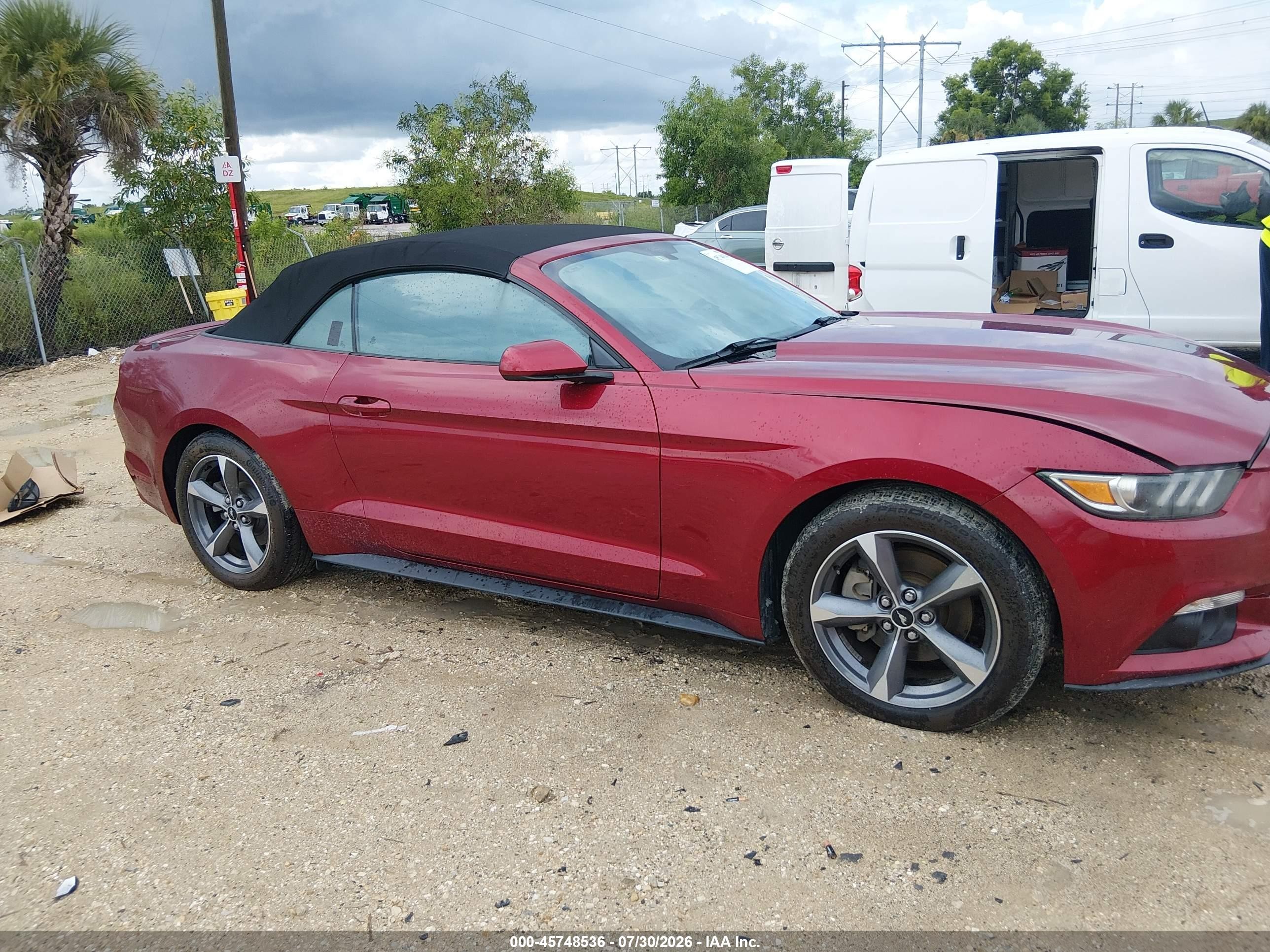 2015 Ford Mustang V6 Красный vin: 1FATP8EM6F5341536