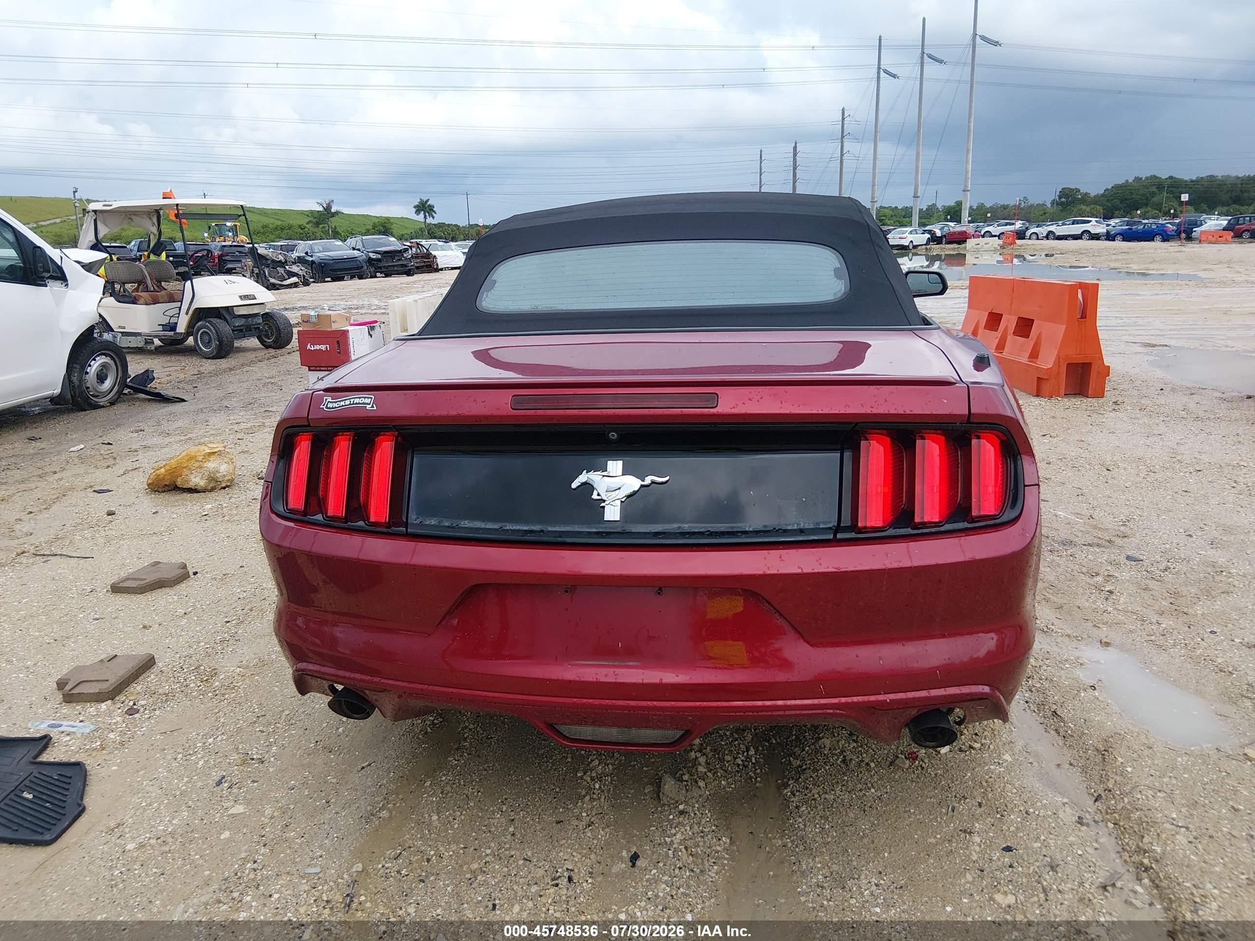 2015 Ford Mustang V6 Красный vin: 1FATP8EM6F5341536