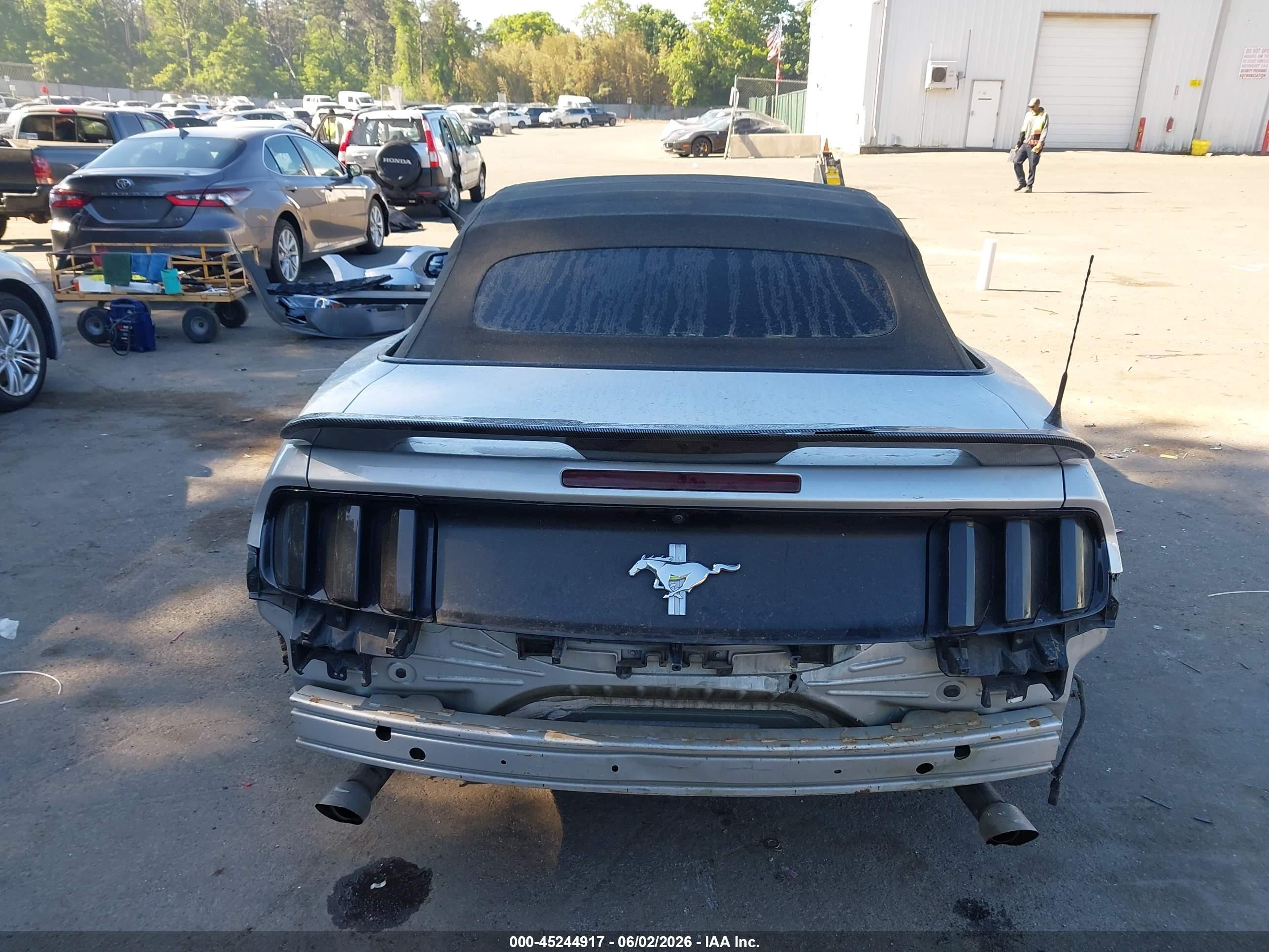 2015 Ford Mustang V6 Silver vin: 1FATP8EM6F5352486