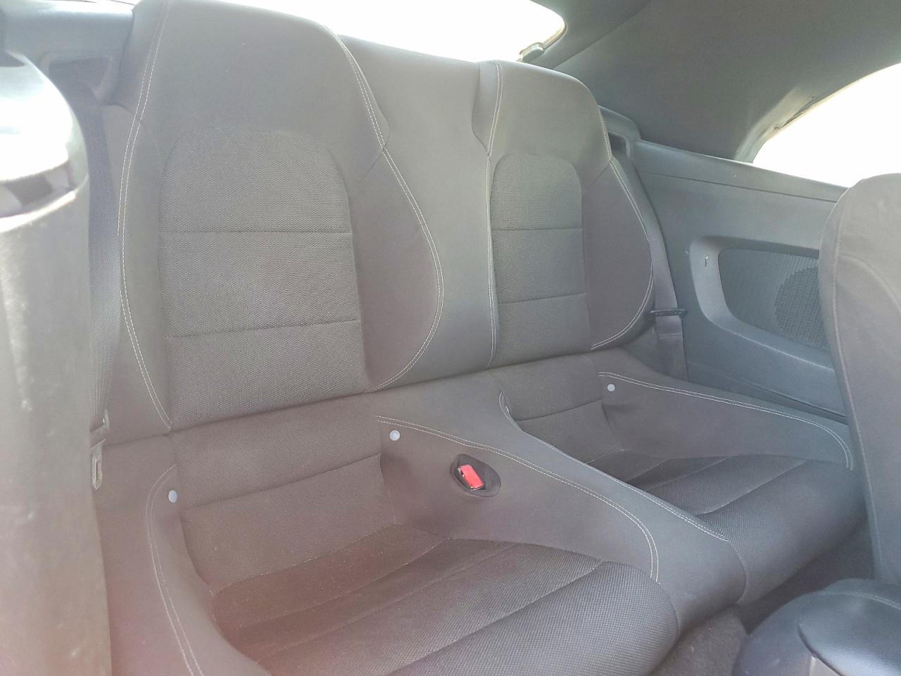 2015 Ford Mustang Orange vin: 1FATP8EM6F5401010