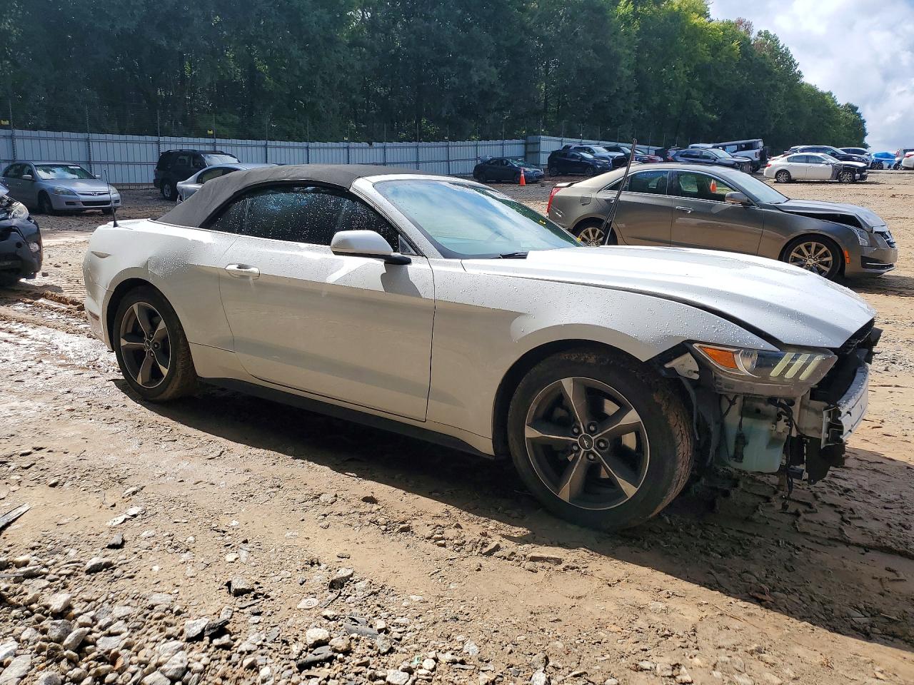 2016 Ford Mustang White vin: 1FATP8EM6G5285115