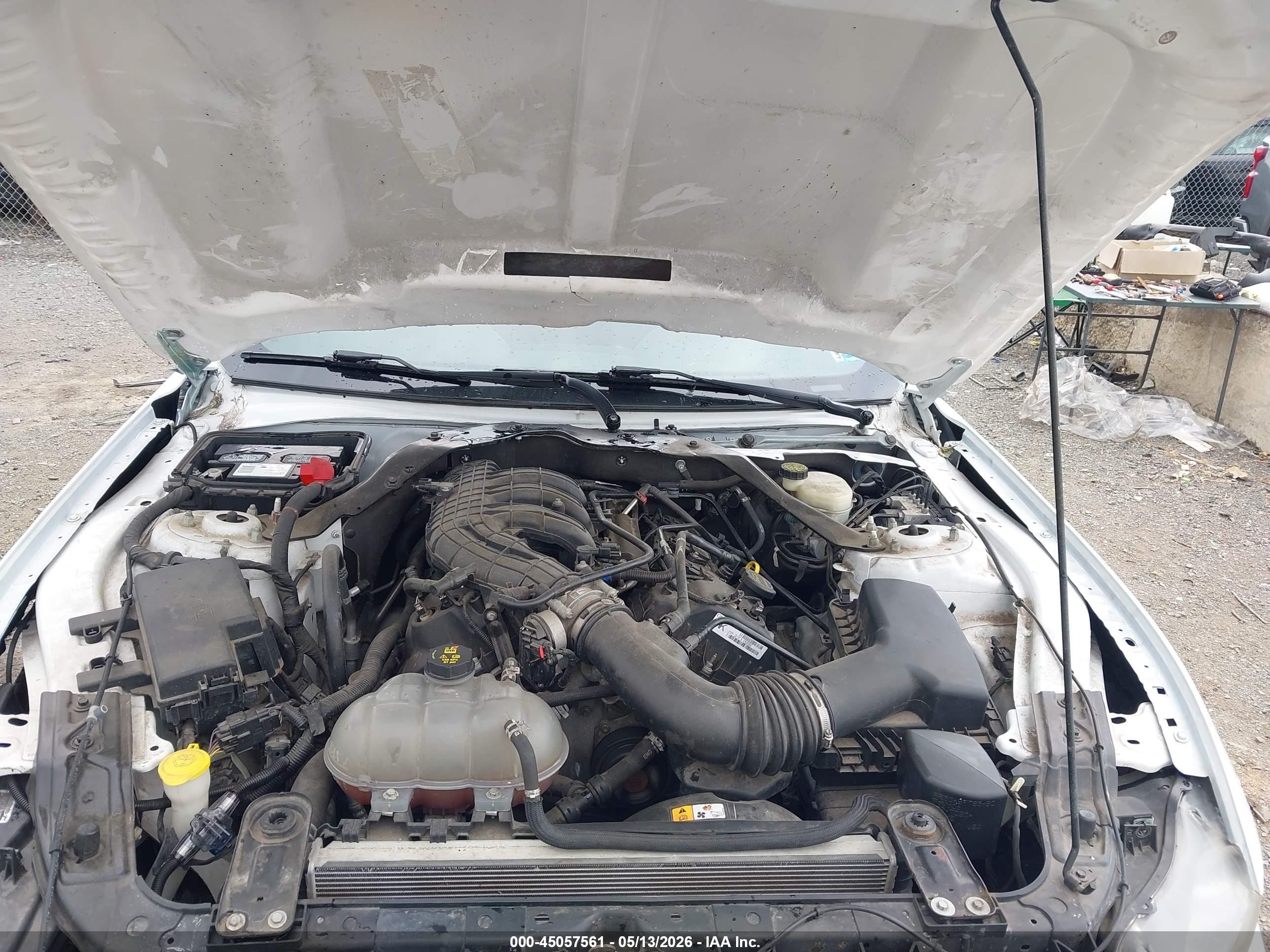 2015 Ford Mustang V6 White vin: 1FATP8EM7F5383813