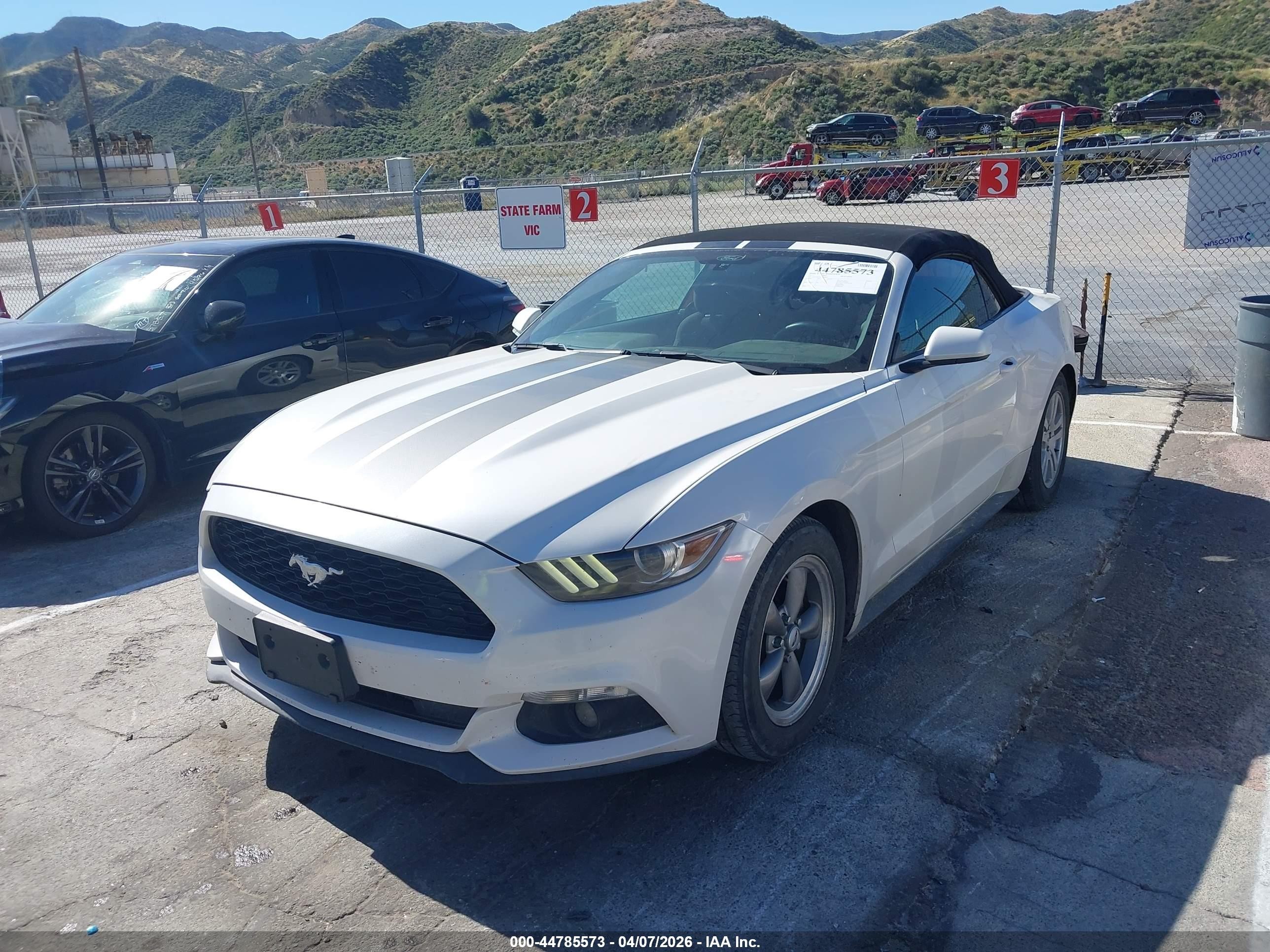 2017 Ford Mustang V6 White vin: 1FATP8EM7H5266686