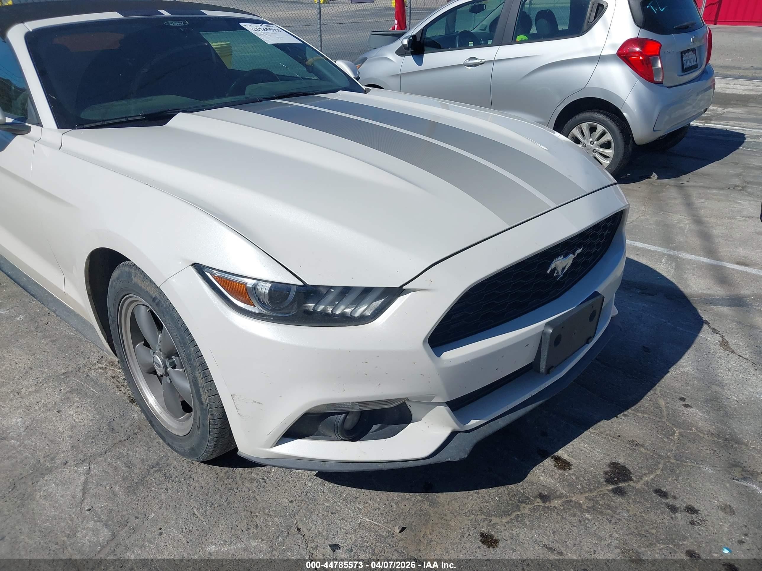 2017 Ford Mustang V6 White vin: 1FATP8EM7H5266686