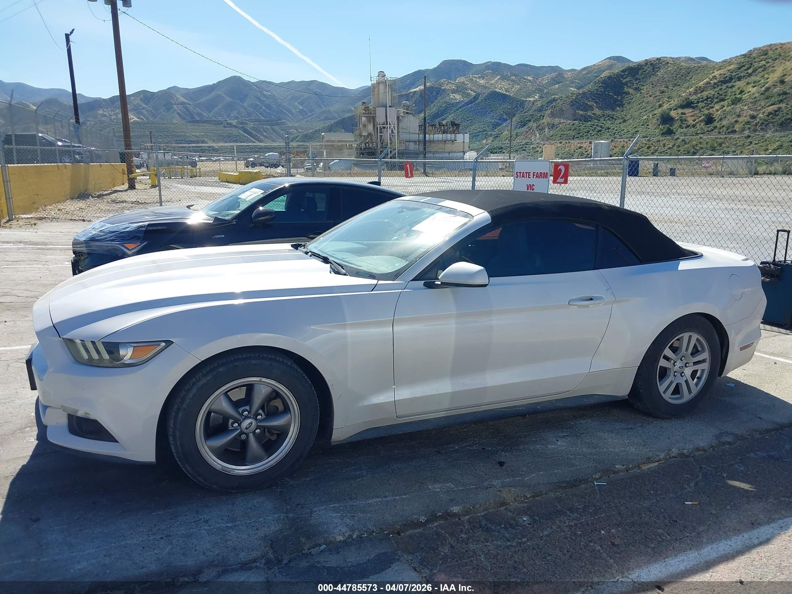 2017 Ford Mustang V6 White vin: 1FATP8EM7H5266686