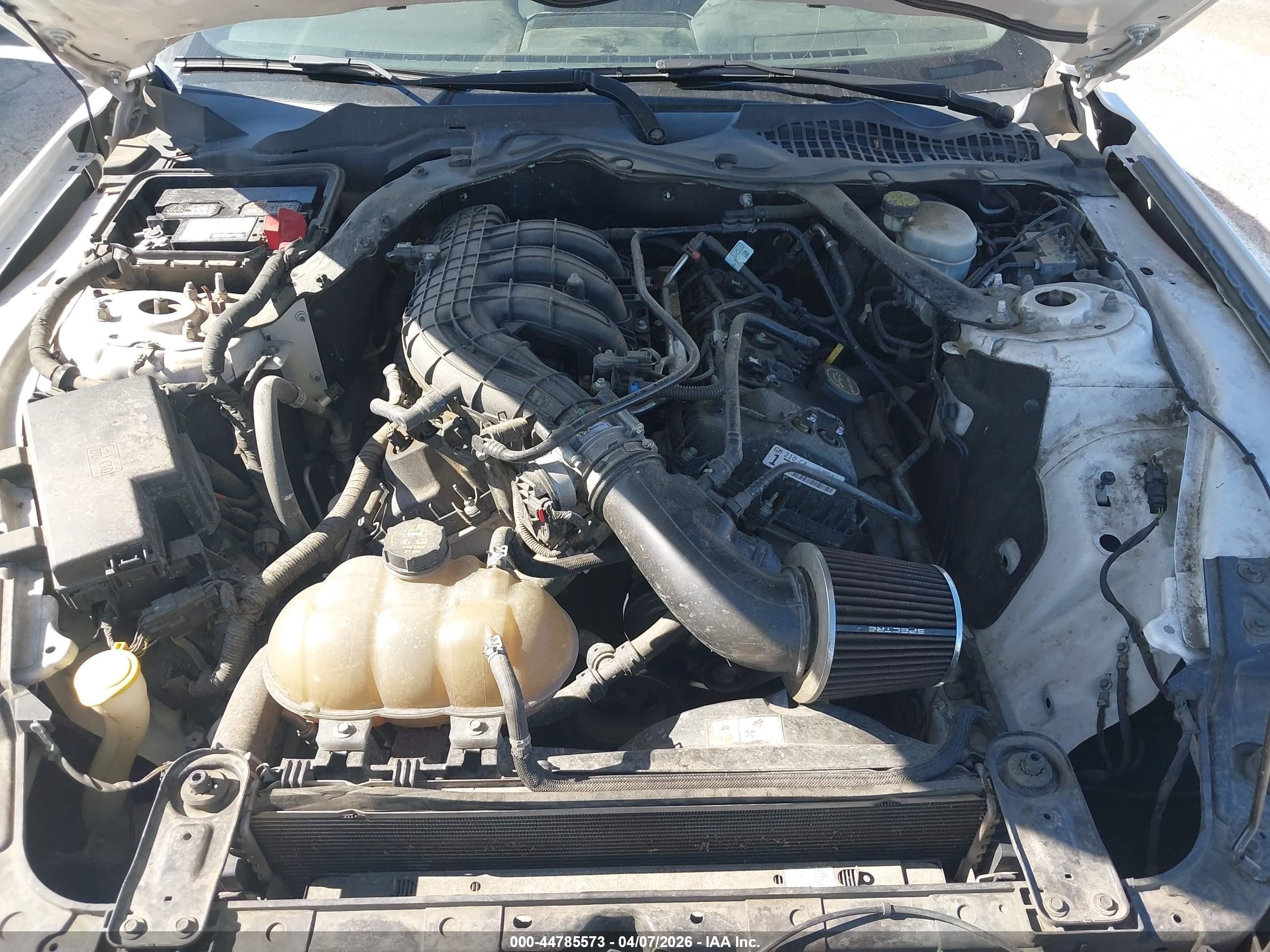 2017 Ford Mustang V6 White vin: 1FATP8EM7H5266686