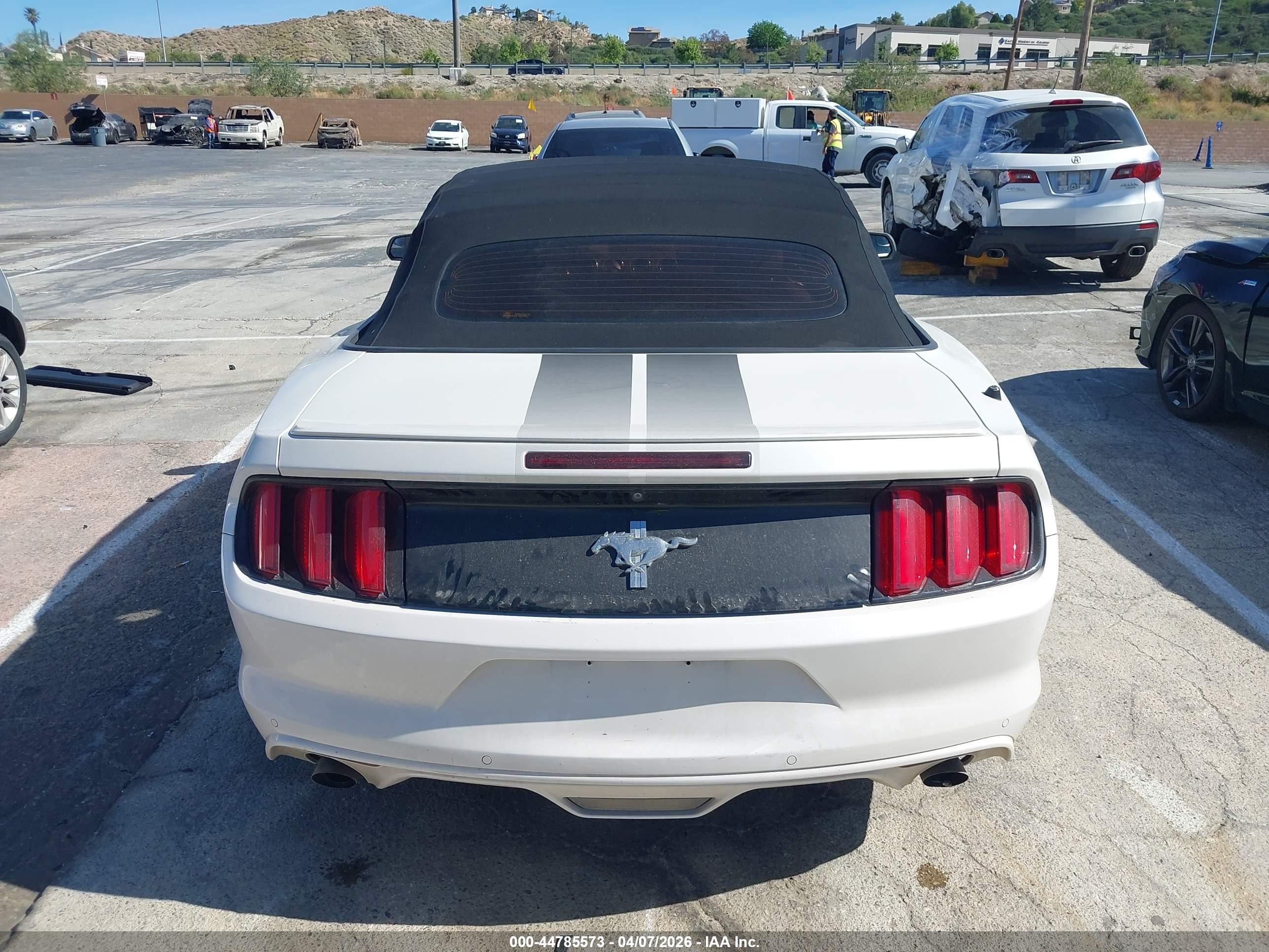 2017 Ford Mustang V6 White vin: 1FATP8EM7H5266686