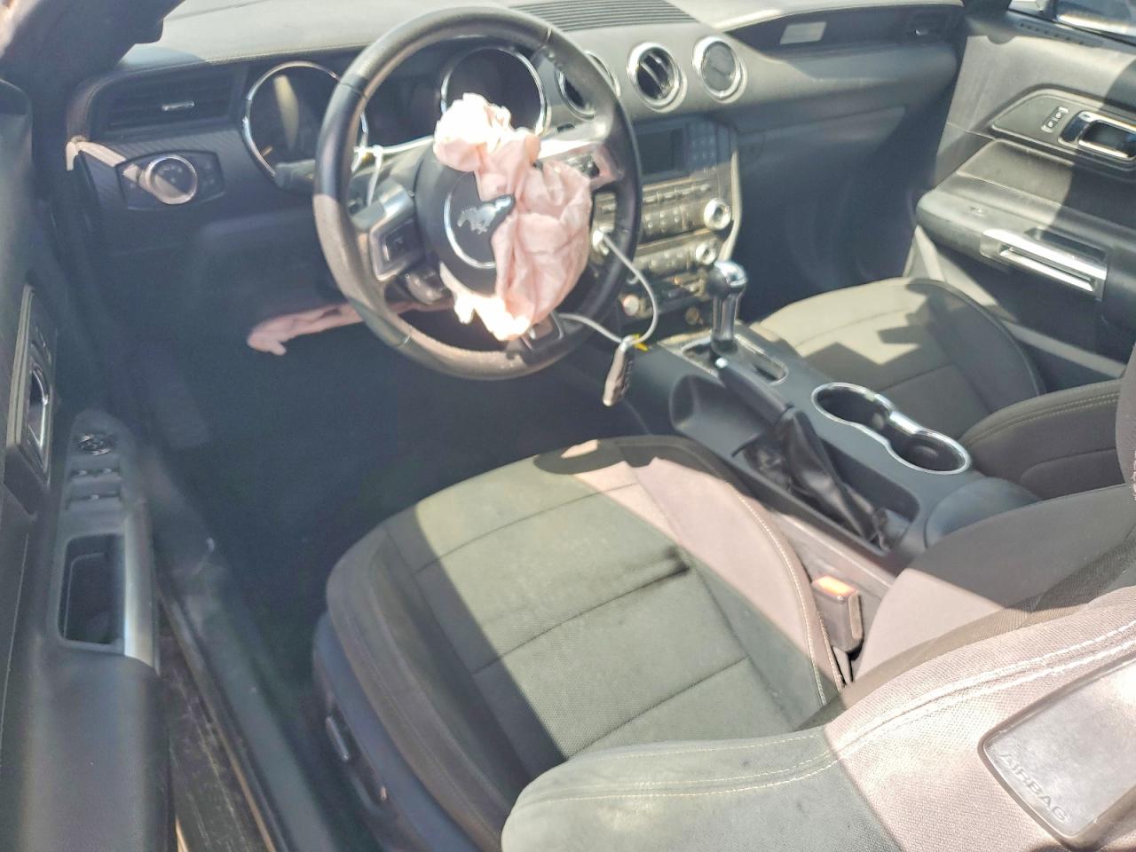 2015 Ford Mustang Silver vin: 1FATP8EM8F5372030