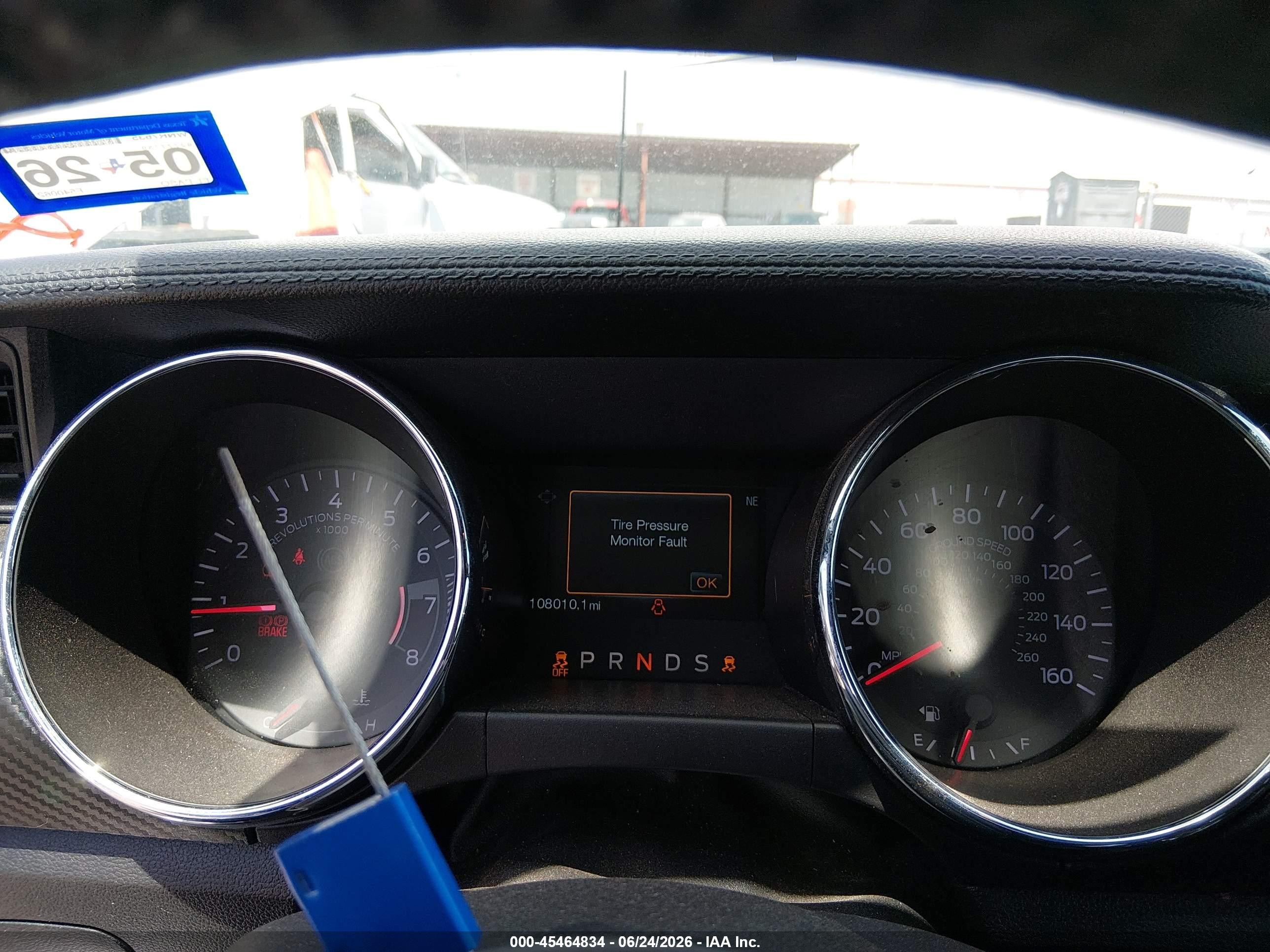 2015 Ford Mustang V6 White vin: 1FATP8EM8F5400621