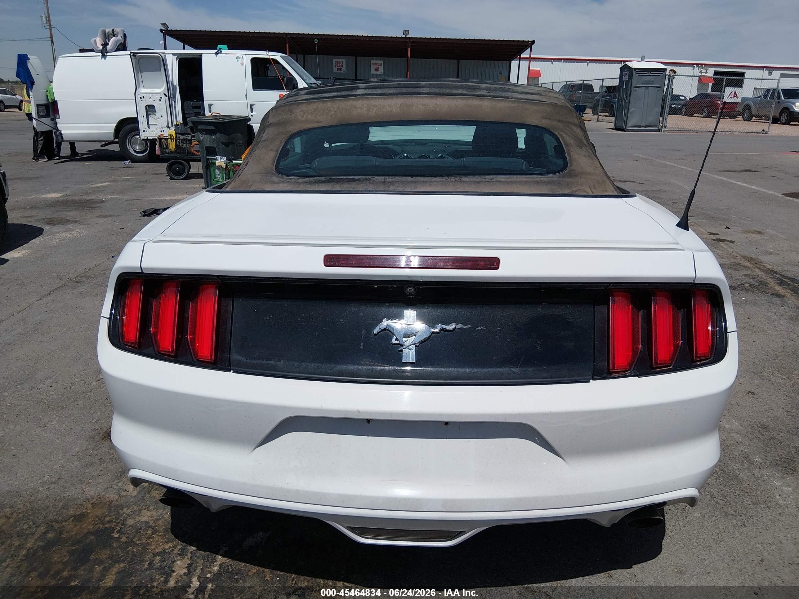 2015 Ford Mustang V6 White vin: 1FATP8EM8F5400621