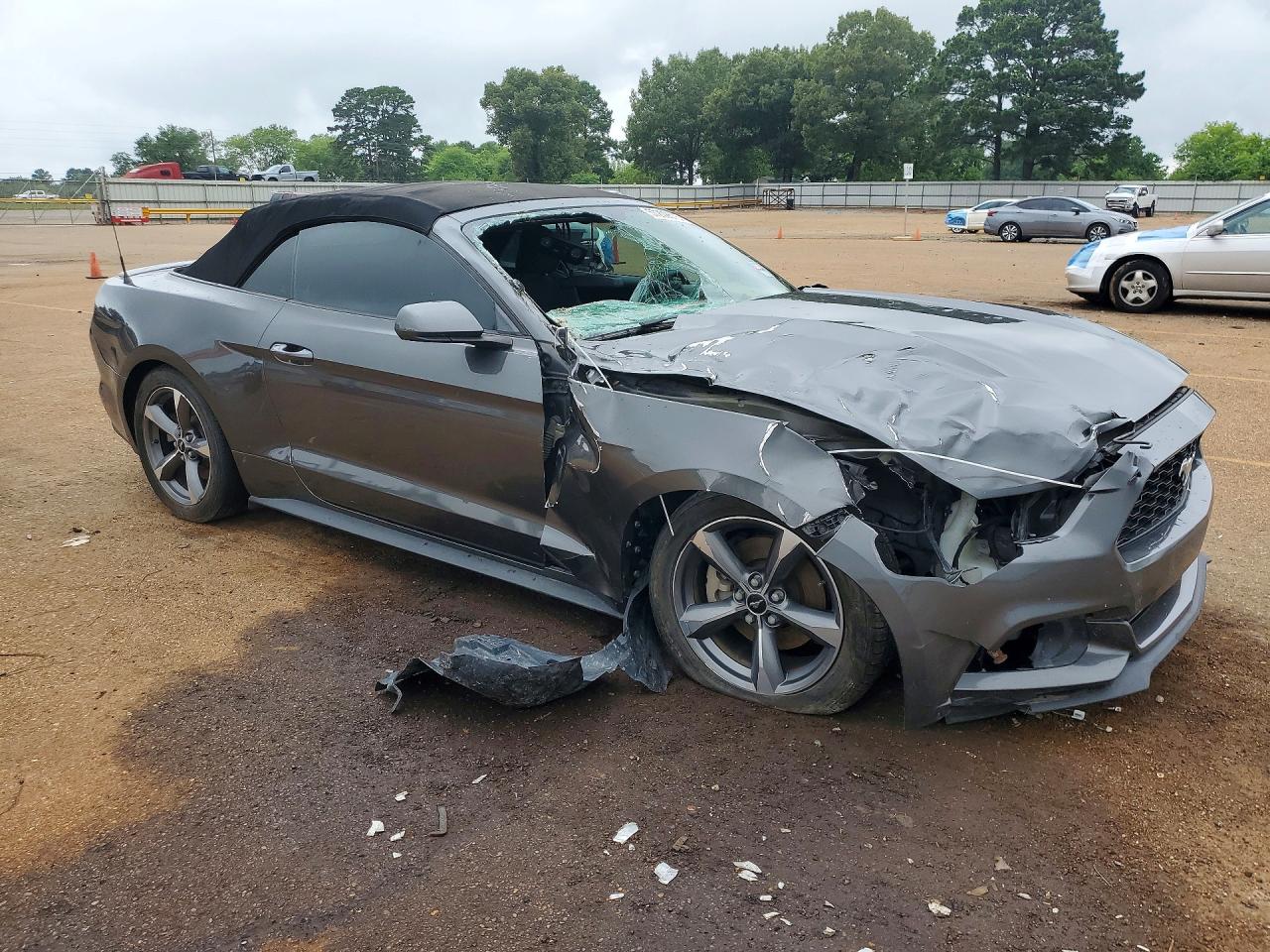 2015 Ford Mustang Угольный vin: 1FATP8EM9F5326447