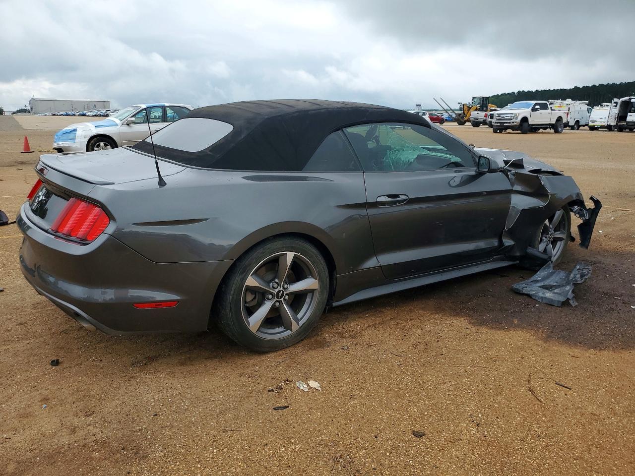 2015 Ford Mustang Угольный vin: 1FATP8EM9F5326447
