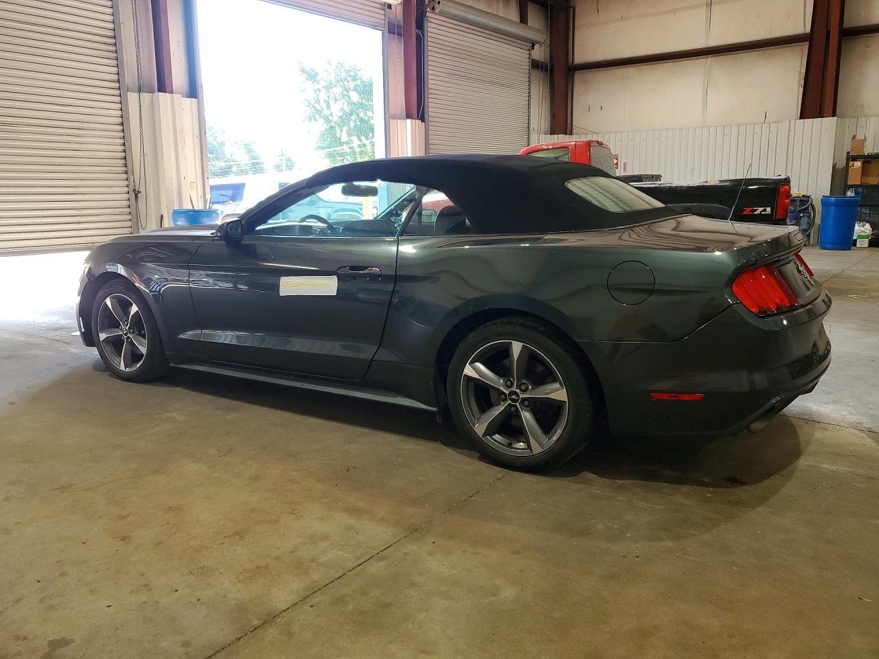 2015 Ford Mustang Charcoal vin: 1FATP8EM9F5332202