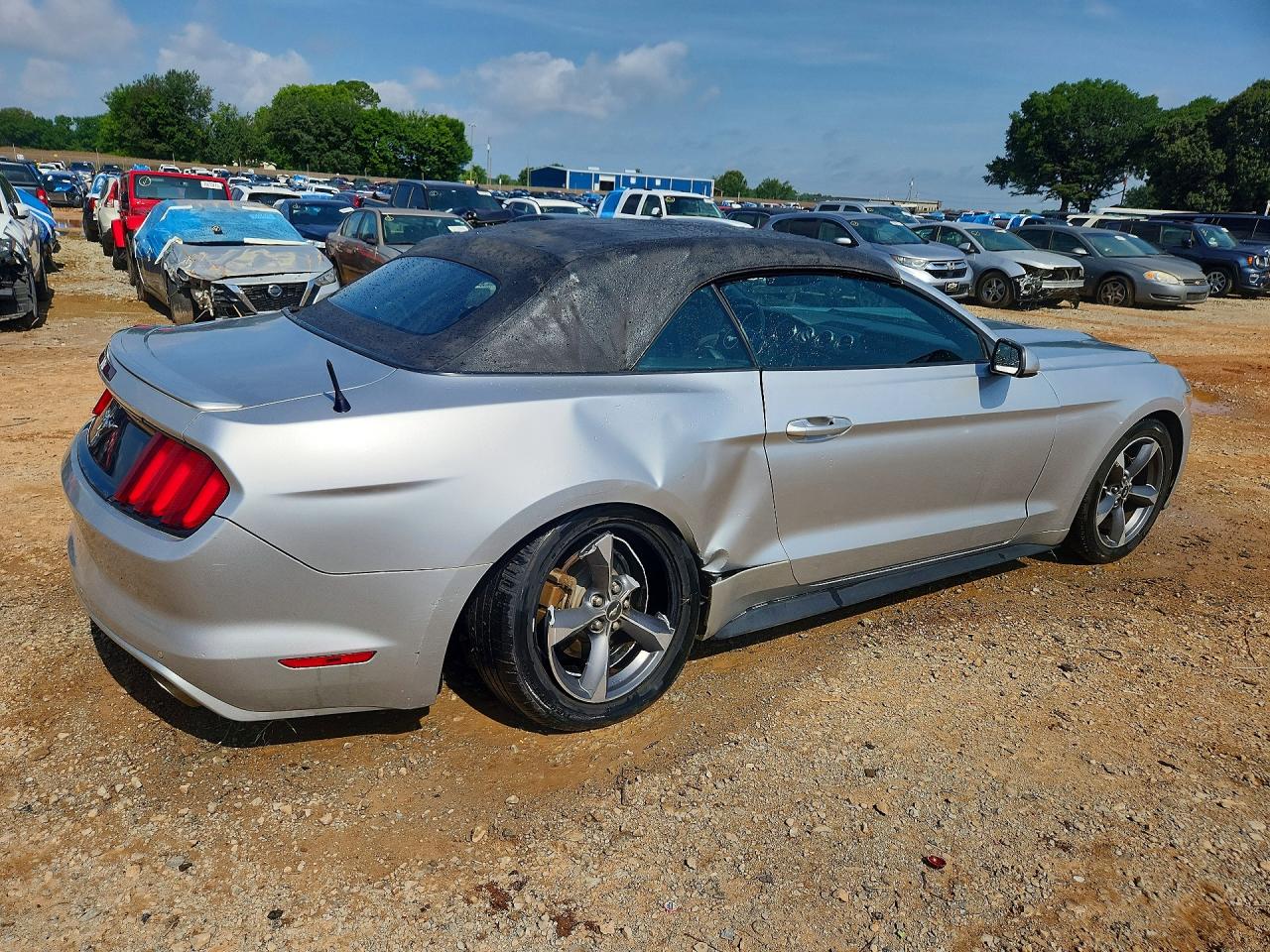 2015 Ford Mustang Silver vin: 1FATP8EM9F5358184