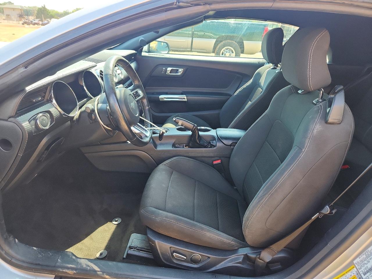 2015 Ford Mustang Silver vin: 1FATP8EM9F5358184