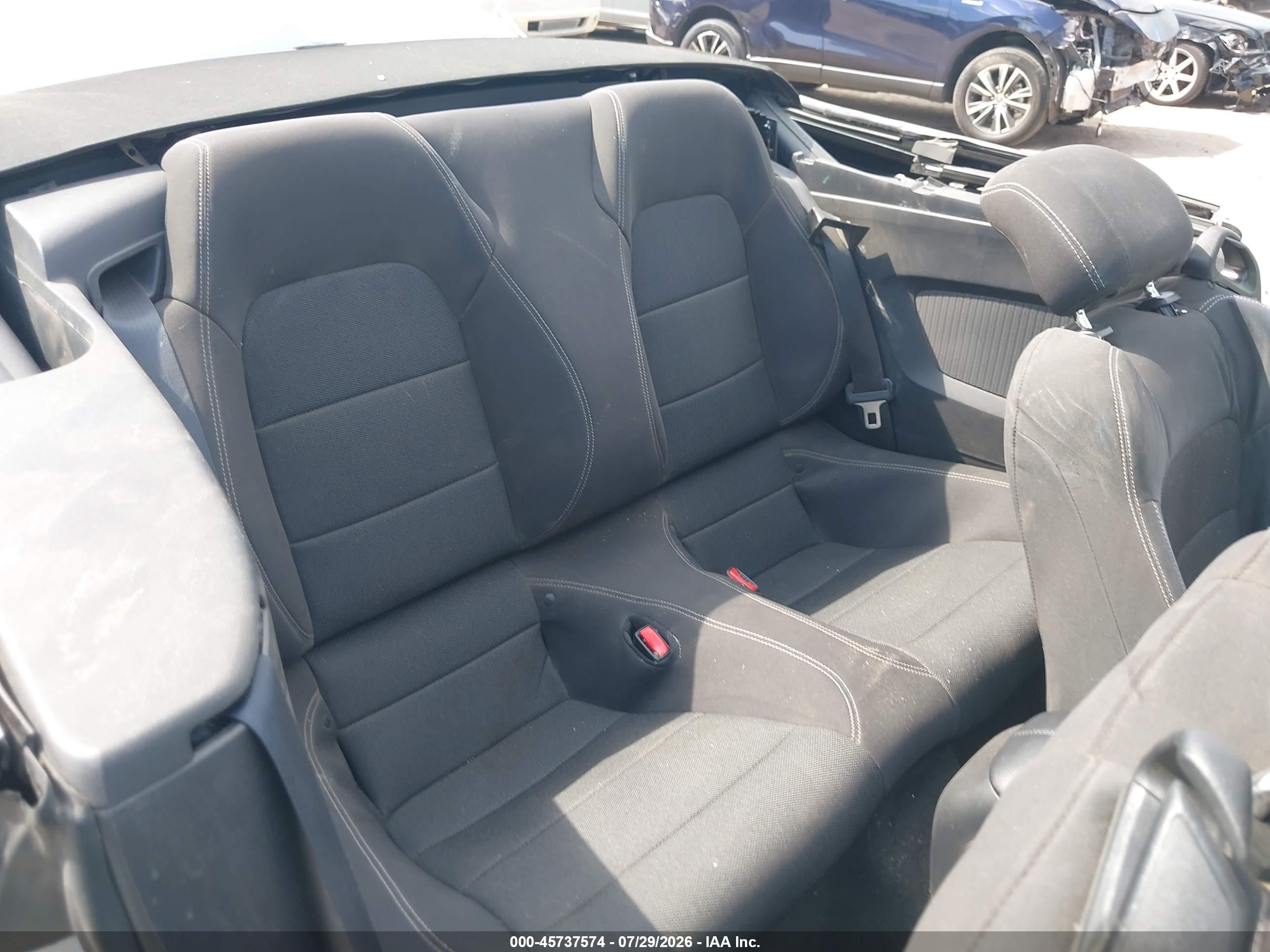 2015 Ford Mustang V6 White vin: 1FATP8EM9F5388527