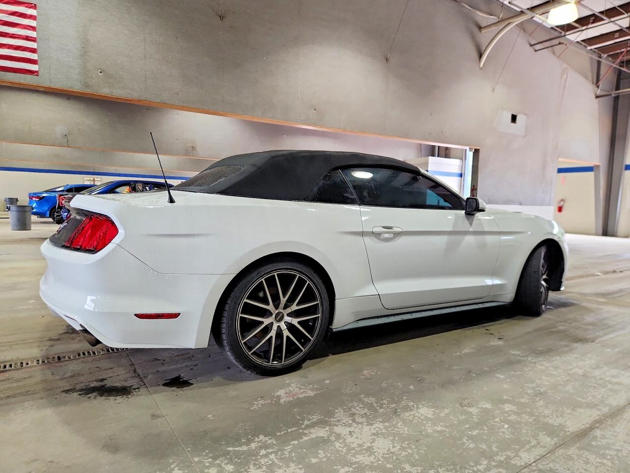 2015 Ford Mustang White vin: 1FATP8EMXF5368223