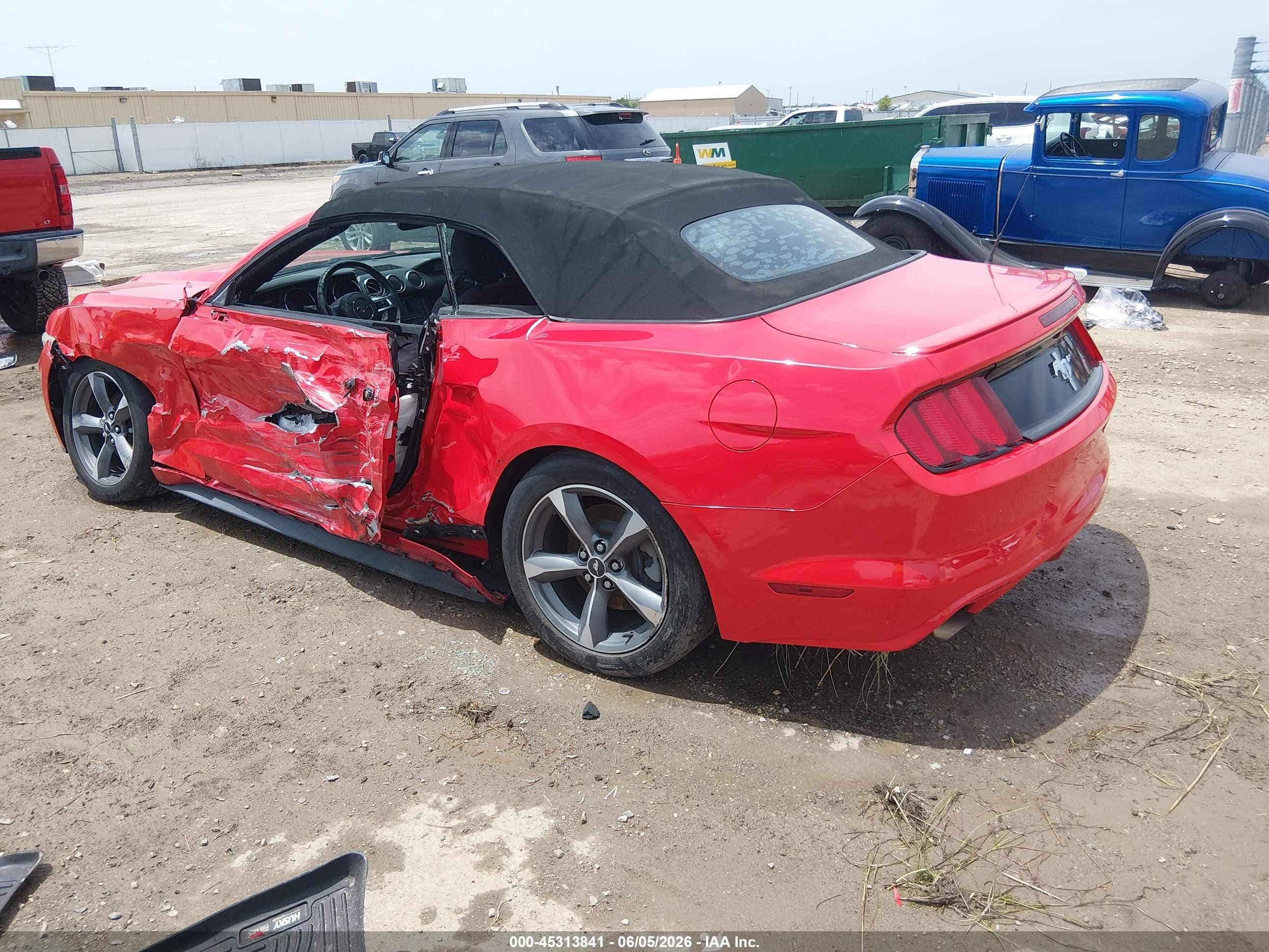 2015 Ford Mustang V6 Red vin: 1FATP8EMXF5371624