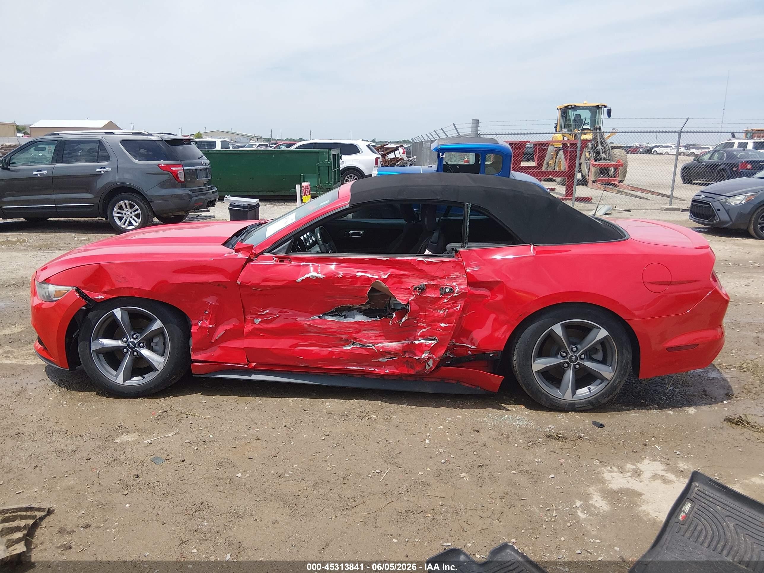 2015 Ford Mustang V6 Red vin: 1FATP8EMXF5371624