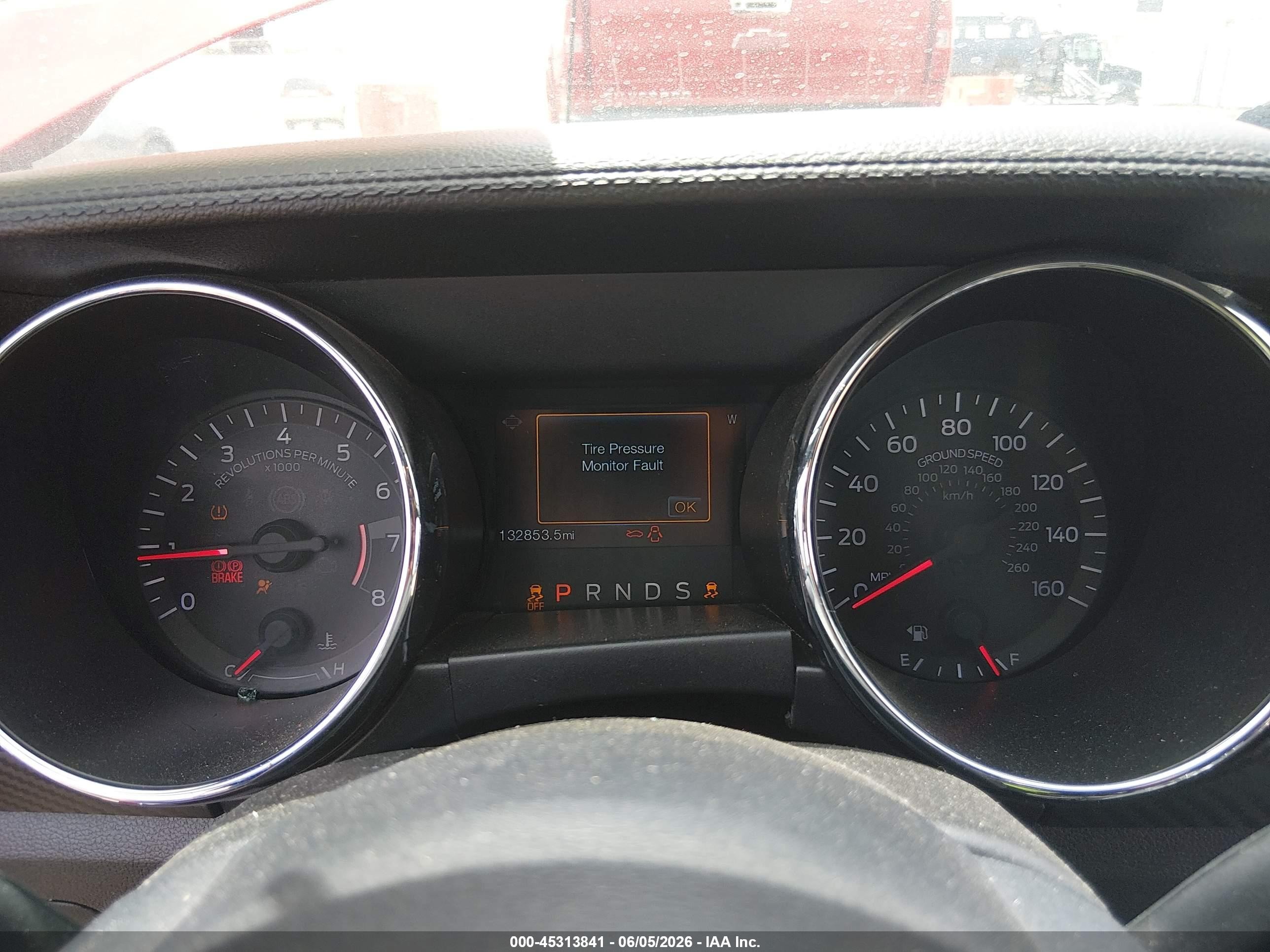 2015 Ford Mustang V6 Red vin: 1FATP8EMXF5371624