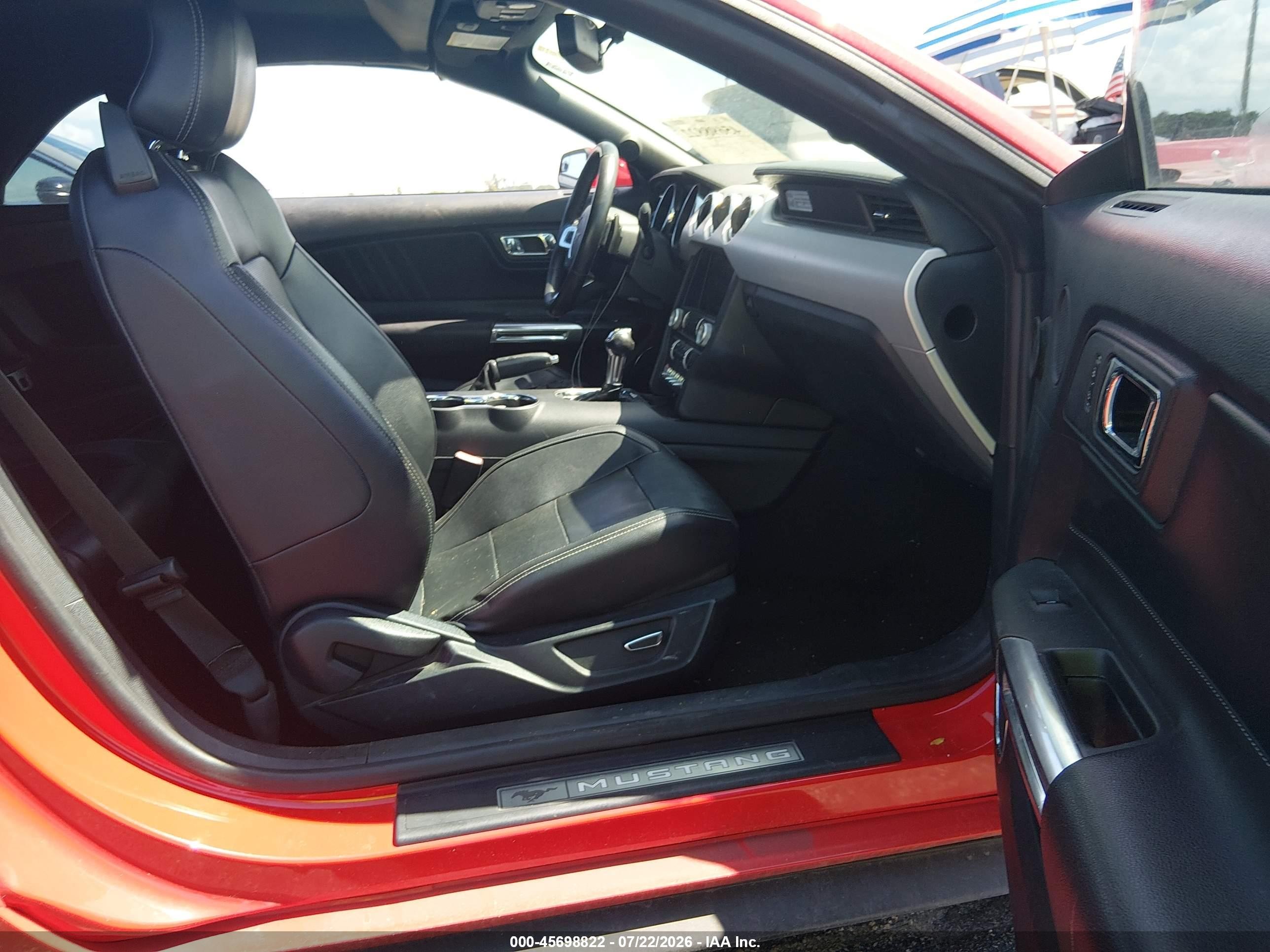 2015 Ford Mustang Ecoboost Premium Красный vin: 1FATP8UH0F5382961