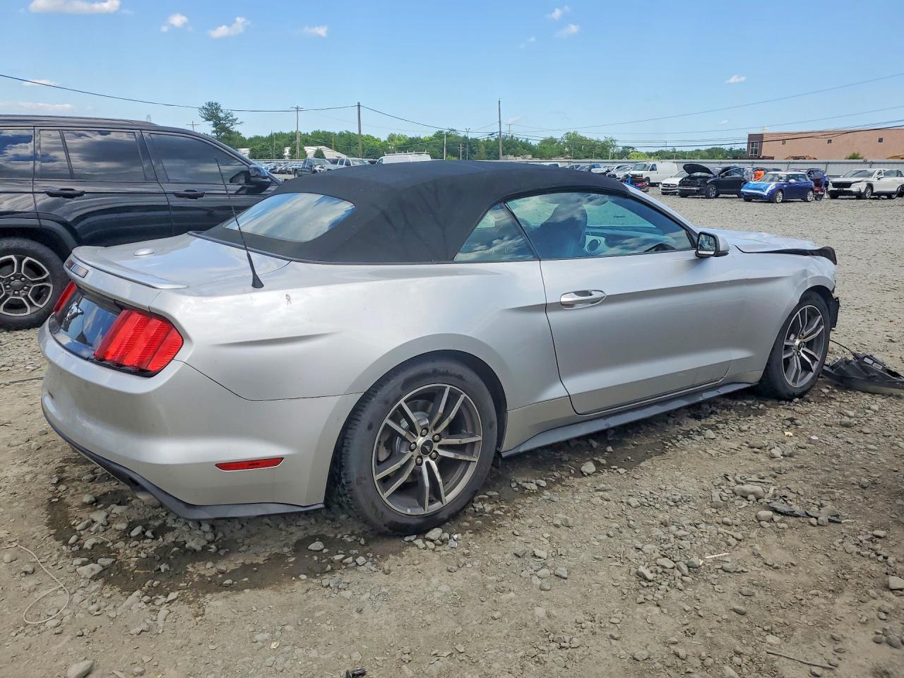 2017 Ford Mustang Silver vin: 1FATP8UH0H5281759