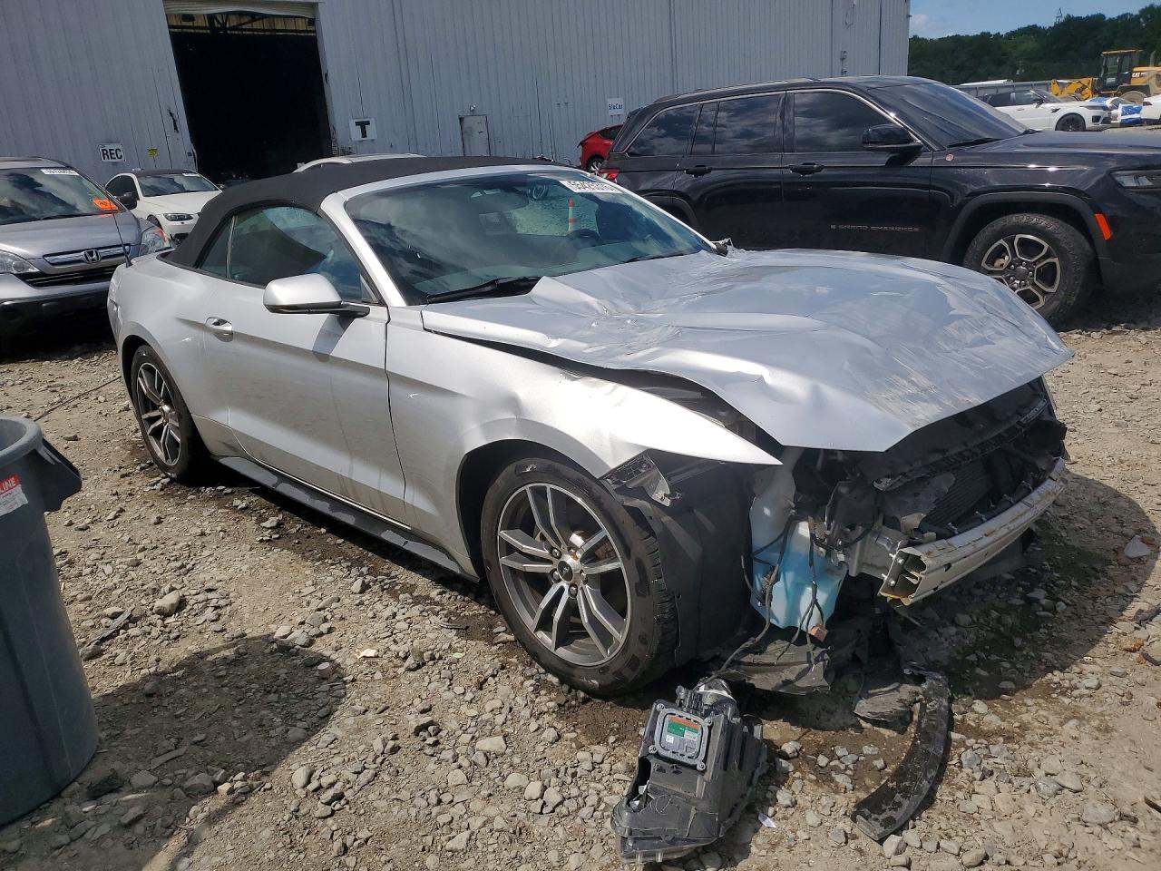 2017 Ford Mustang Silver vin: 1FATP8UH0H5281759