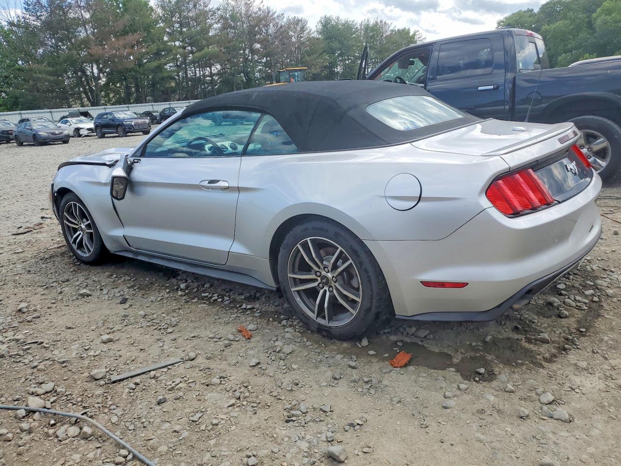 2017 Ford Mustang Silver vin: 1FATP8UH0H5281759