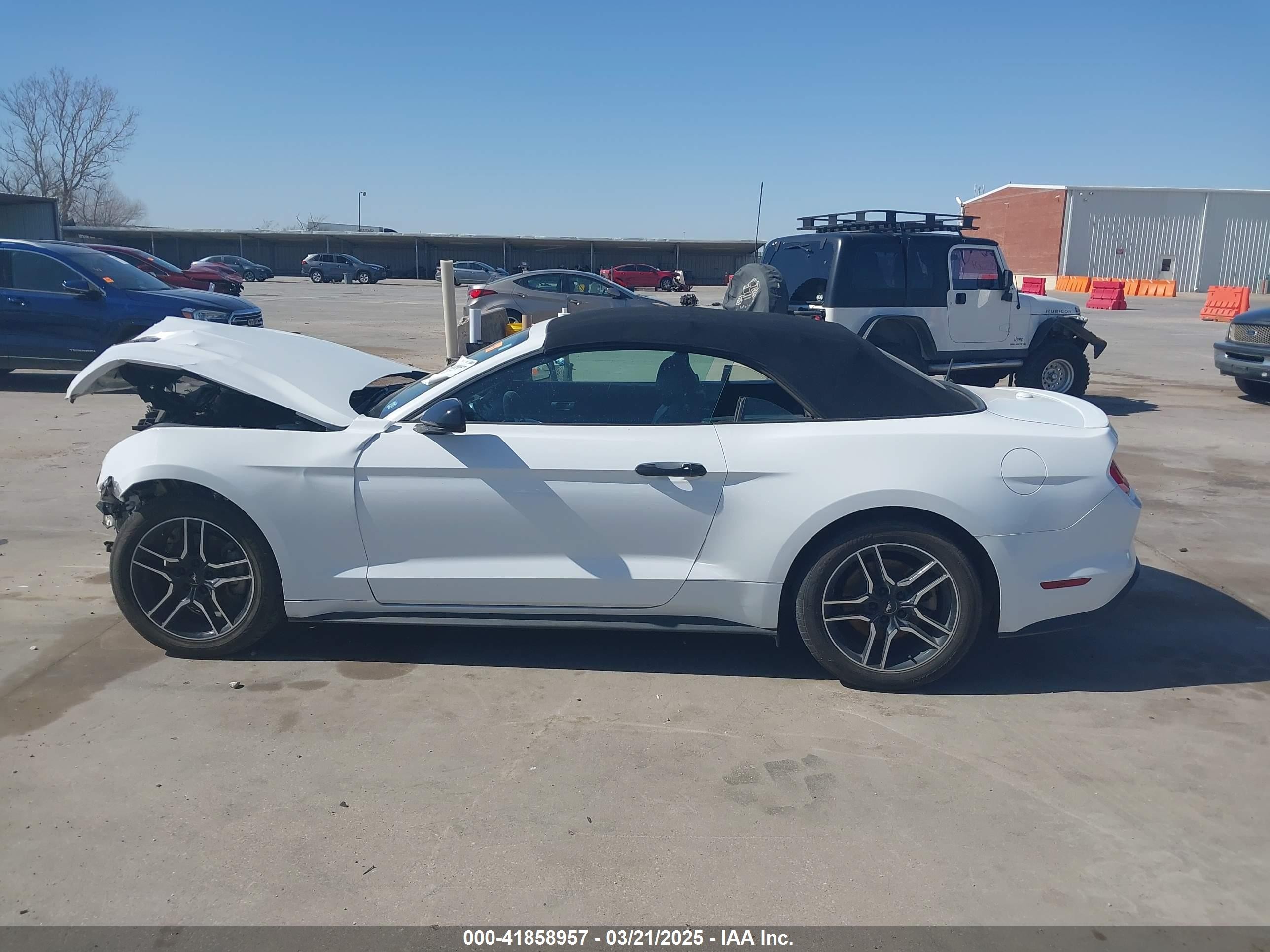 2020 Ford Mustang Ecoboost Premium White vin: 1FATP8UH0L5119932