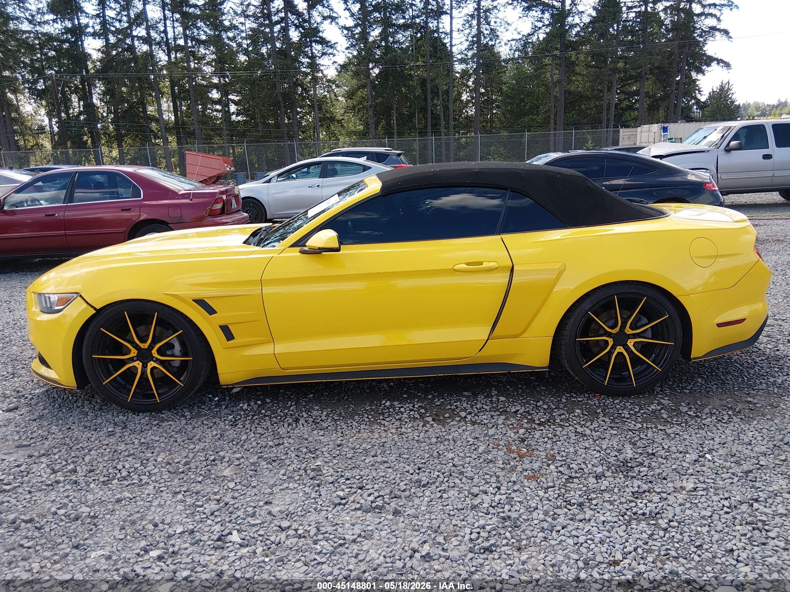 2015 Ford Mustang Ecoboost Premium Желтый vin: 1FATP8UH2F5399471