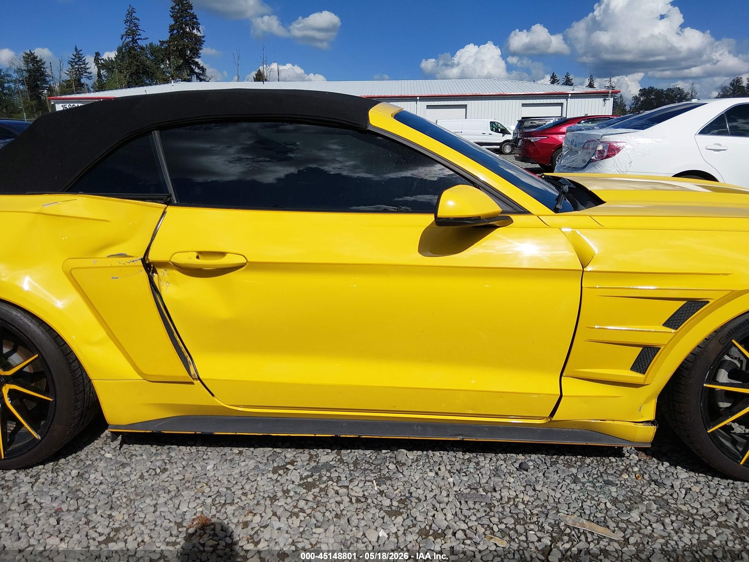2015 Ford Mustang Ecoboost Premium Желтый vin: 1FATP8UH2F5399471