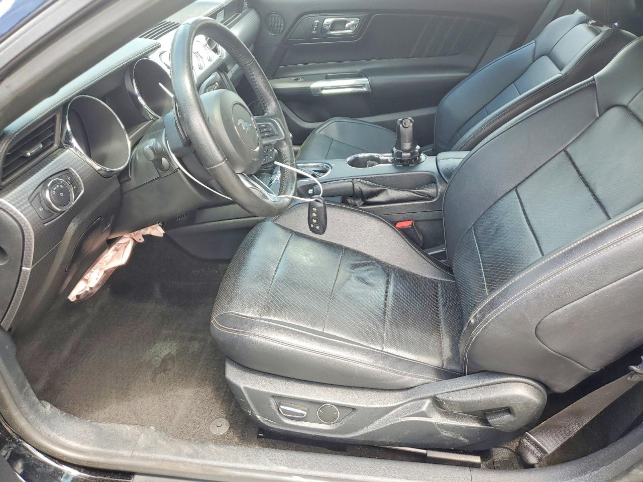 2015 Ford Mustang Черный vin: 1FATP8UH2F5402269