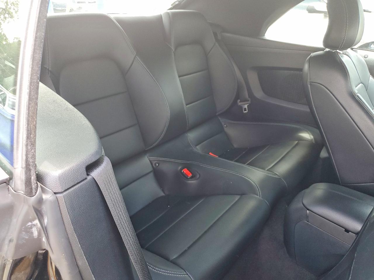 2015 Ford Mustang Черный vin: 1FATP8UH2F5402269