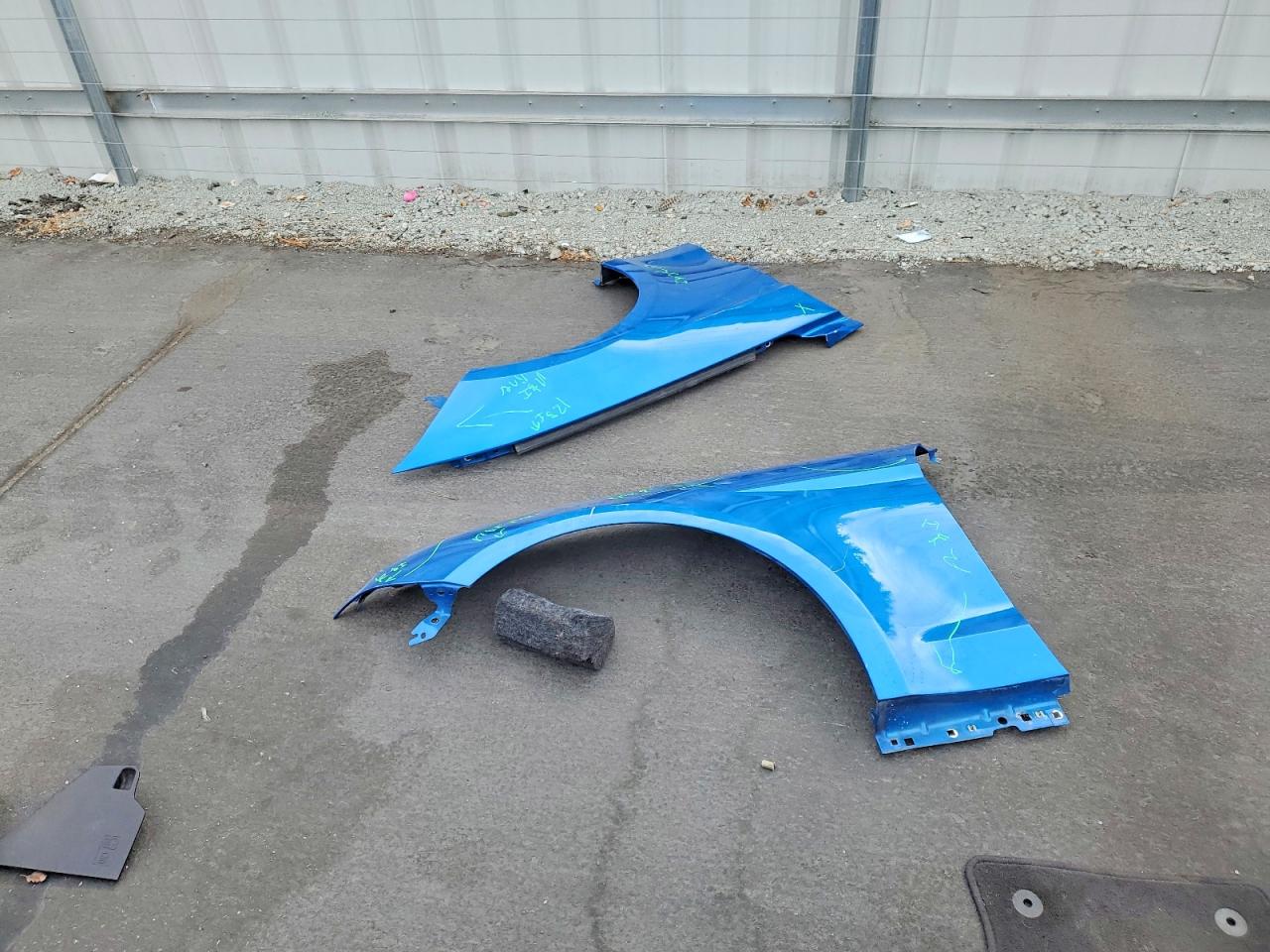 2020 Ford Mustang Blue vin: 1FATP8UH2L5180070