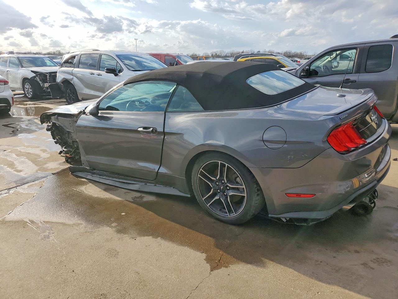 2022 Ford Mustang Gray vin: 1FATP8UH2N5103816