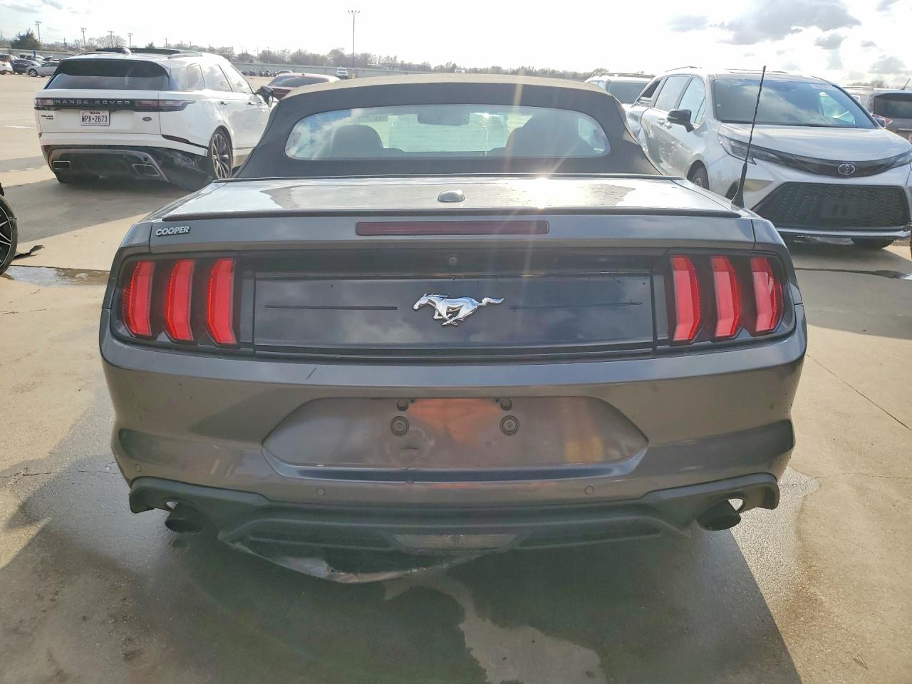 2022 Ford Mustang Gray vin: 1FATP8UH2N5103816