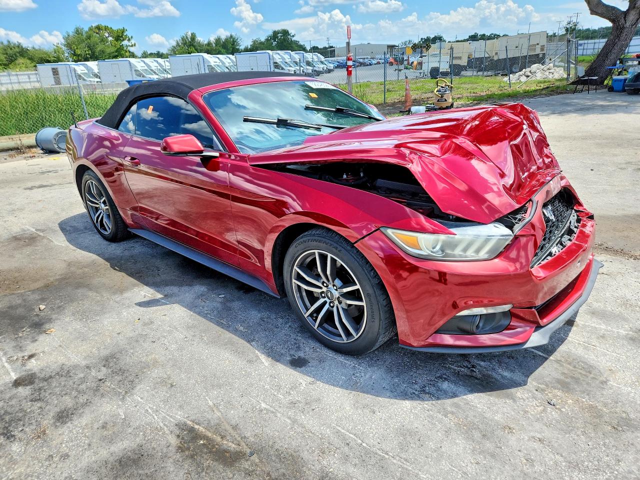 2015 Ford Mustang Red vin: 1FATP8UH4F5352698