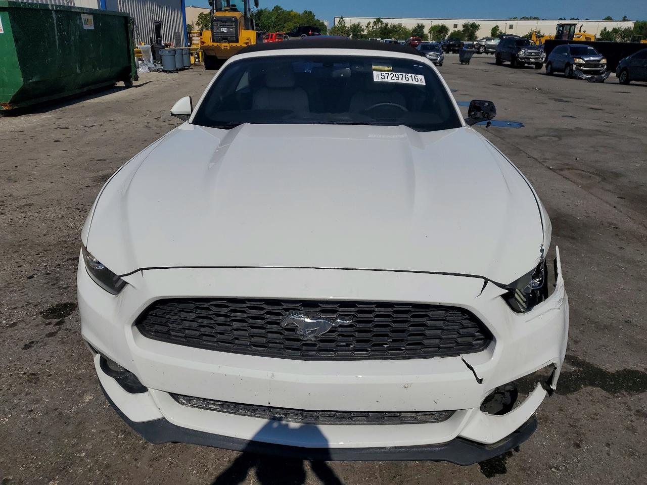 2015 Ford Mustang White vin: 1FATP8UH5F5397102
