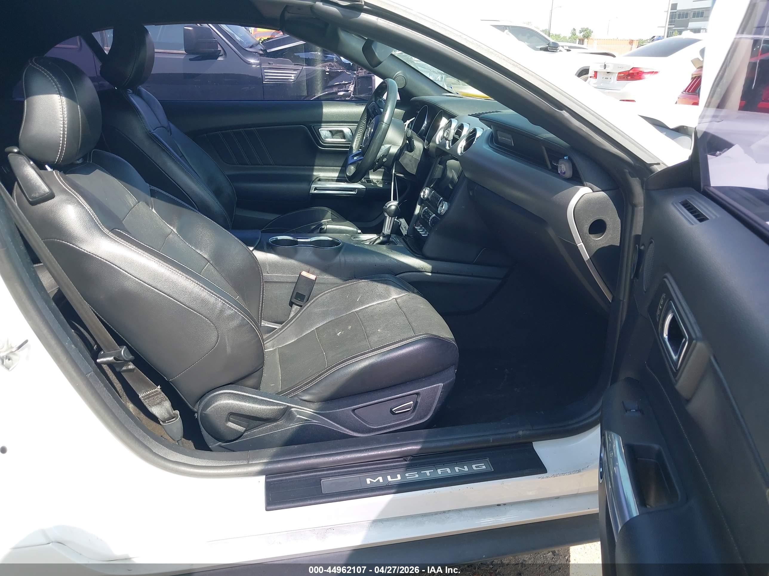 2018 Ford Mustang Ecoboost Premium White vin: 1FATP8UH5J5154978