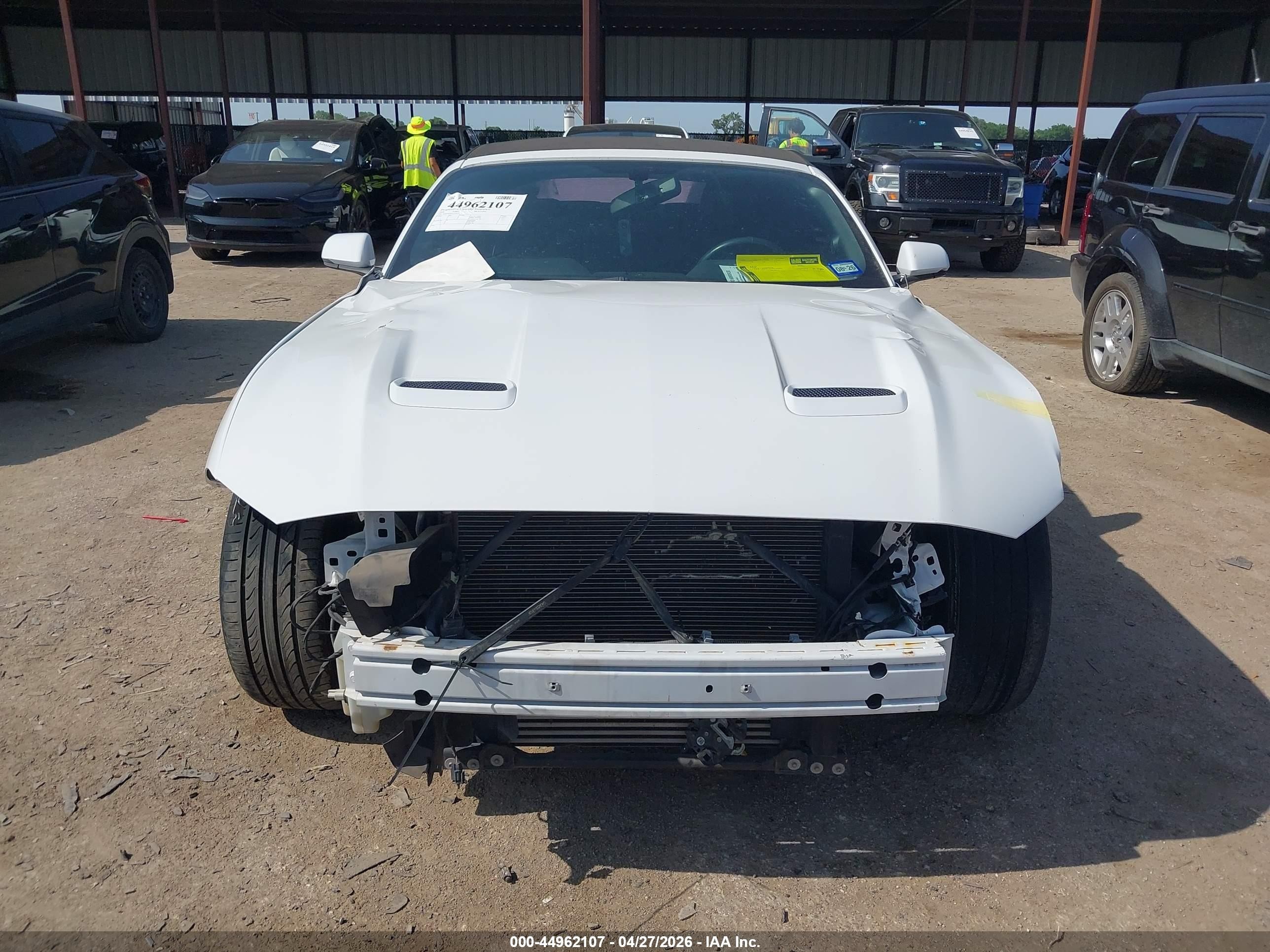 2018 Ford Mustang Ecoboost Premium White vin: 1FATP8UH5J5154978