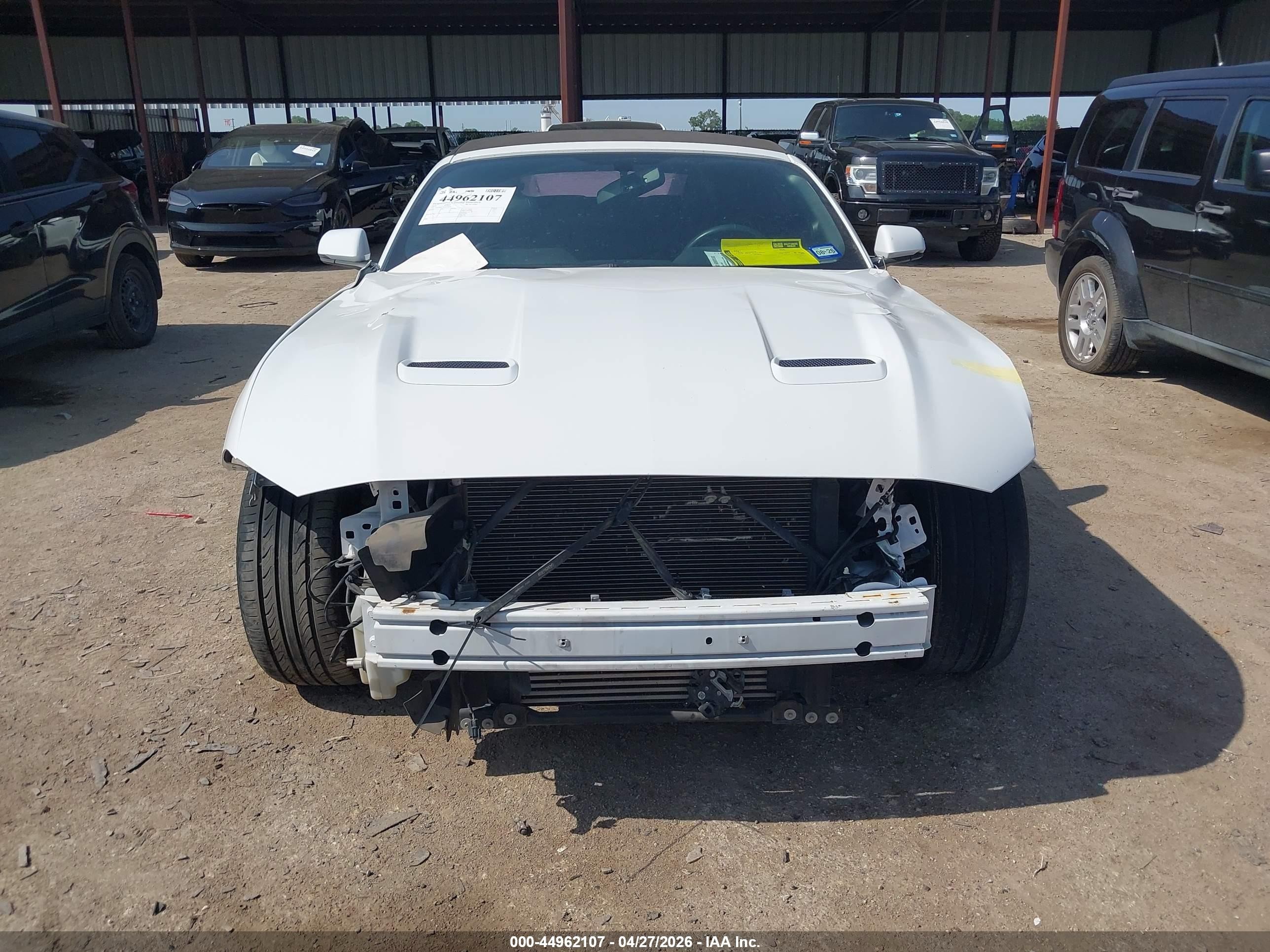 2018 Ford Mustang Ecoboost Premium White vin: 1FATP8UH5J5154978