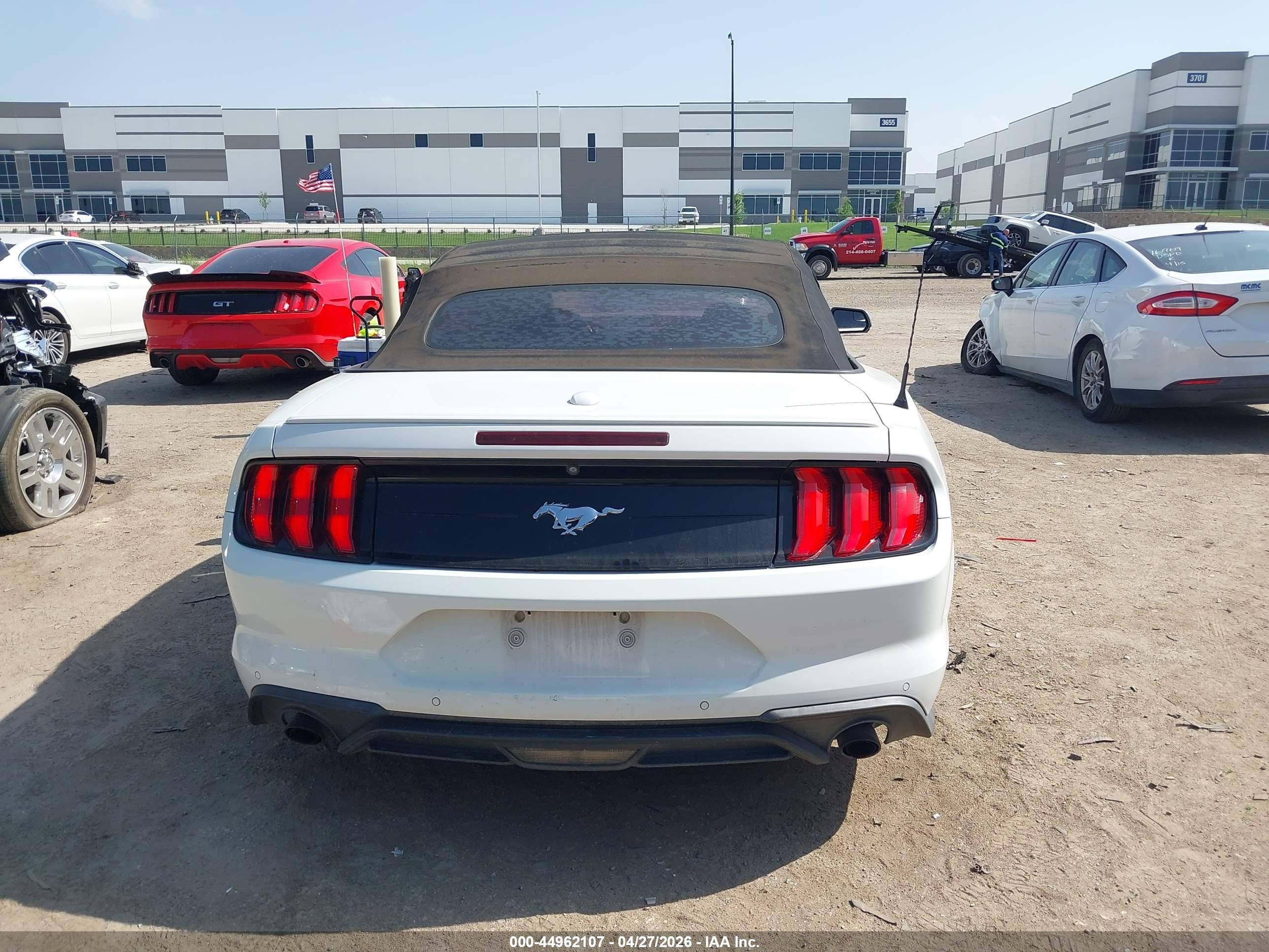 2018 Ford Mustang Ecoboost Premium White vin: 1FATP8UH5J5154978