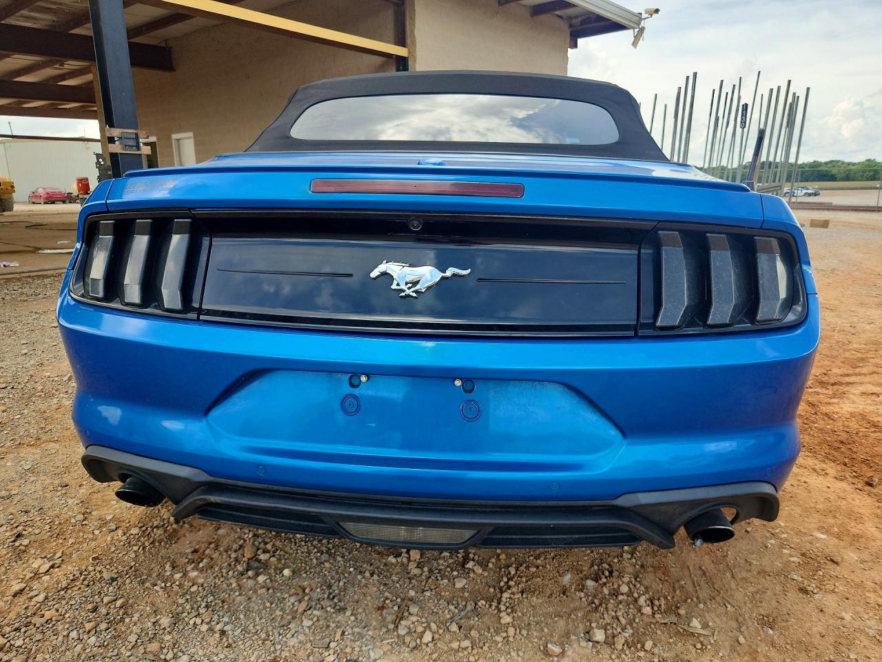 2021 Ford Mustang Blue vin: 1FATP8UH5M5107602