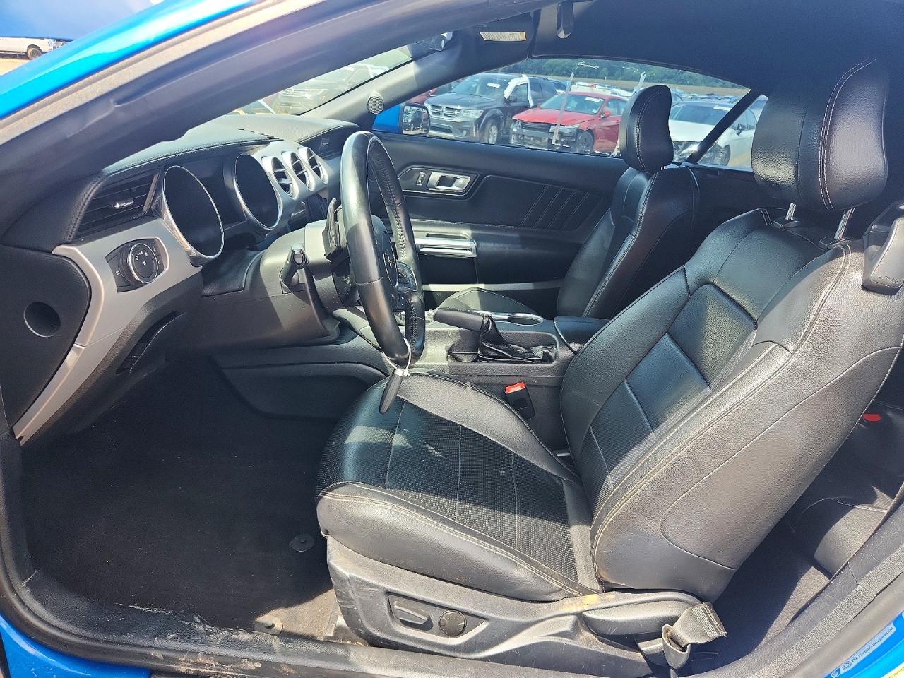 2021 Ford Mustang Blue vin: 1FATP8UH5M5107602